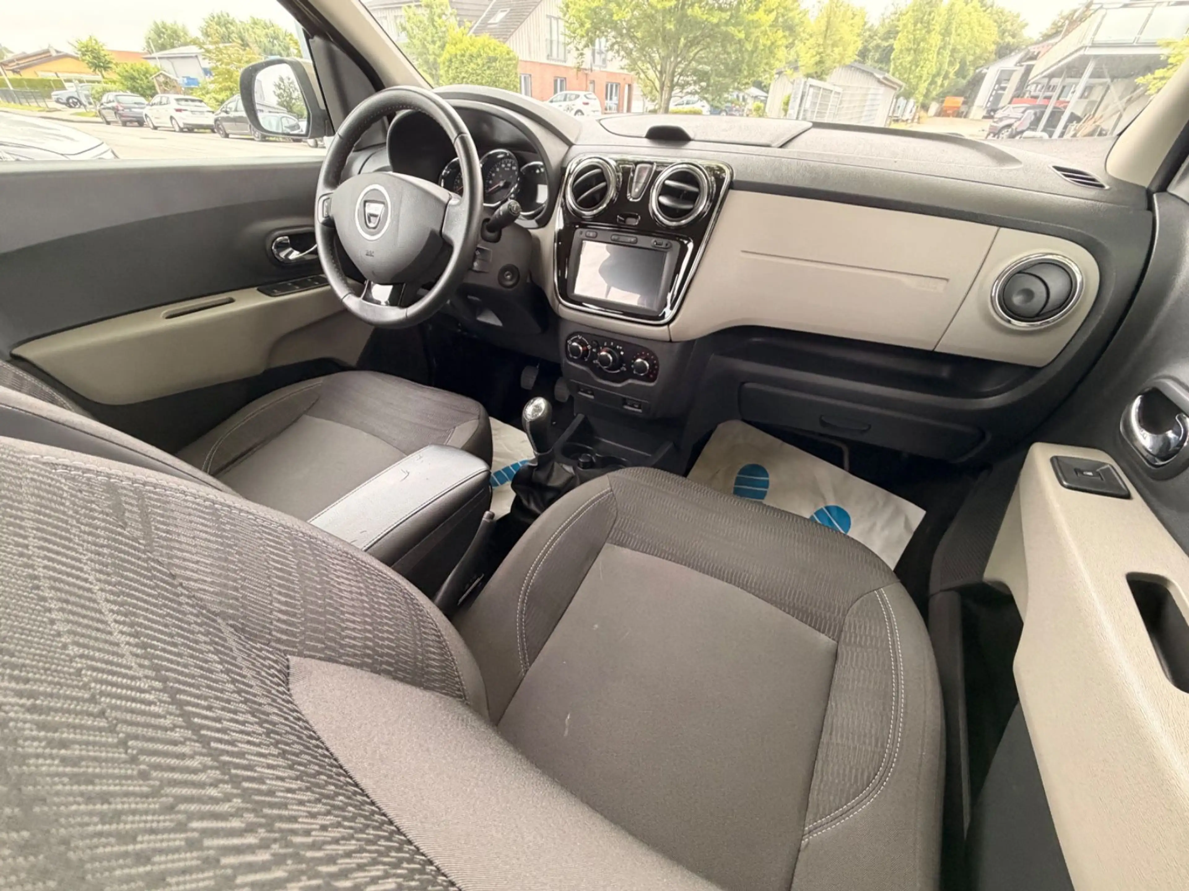 Dacia Lodgy Prestige KLIMA/AHK/TEMP/NAVI/PDC — photo 12