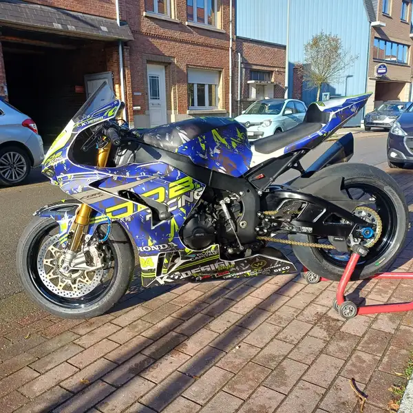 Honda CBR 1000 - foto 3