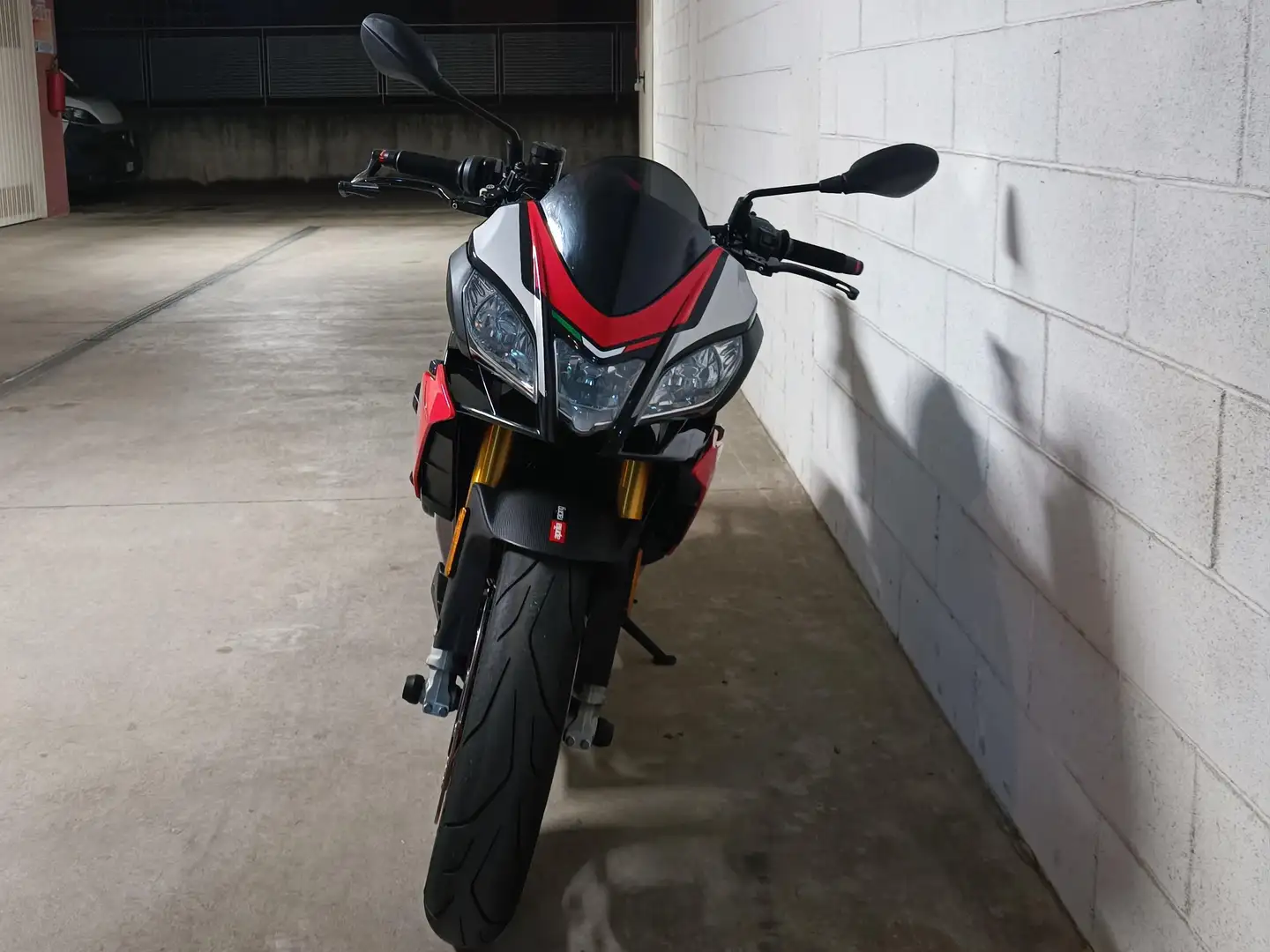 Aprilia Tuono V4 - Factory - 2