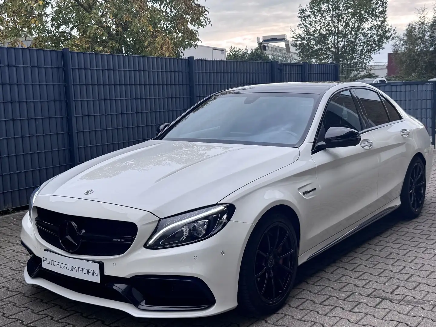 Mercedes-Benz C 63 AMG Lim. LED|NIGHTPAKET|PDC|BLUETOOTH Blanc - 1