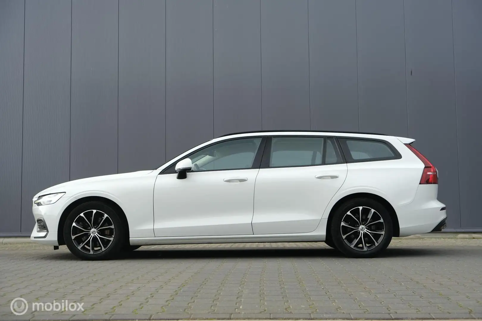 Volvo V60 2.0 B3 Business Pro | Trekhaak | Camera | Adaptiev Blanc - 2
