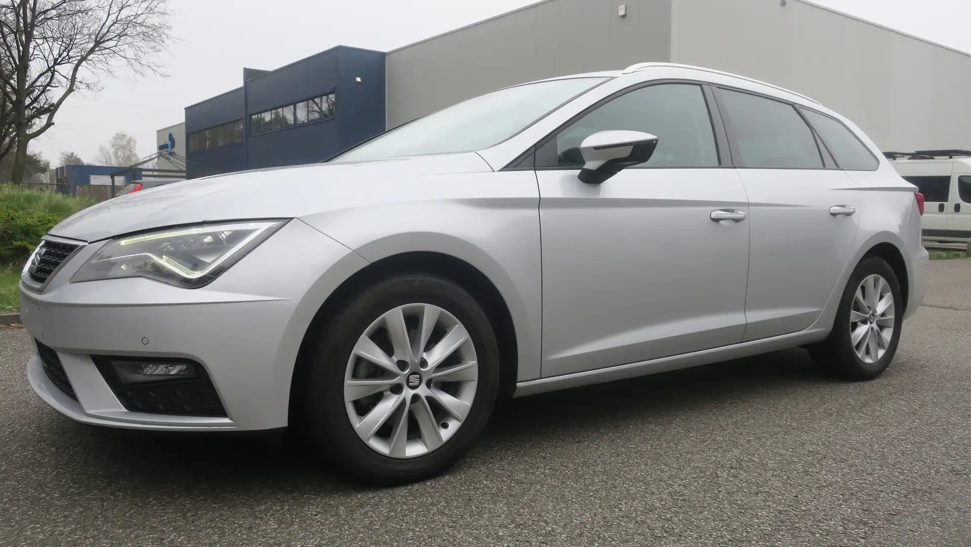 SEAT Leon 1.4 TGI CNG Style " Benzine - CNG " Zilver - 1