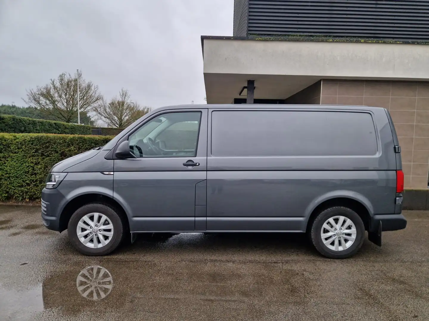 Volkswagen T6 Transporter 2.0 TSI Benzine - 37000 km Uniek! Airco - Garantie Gris - 2