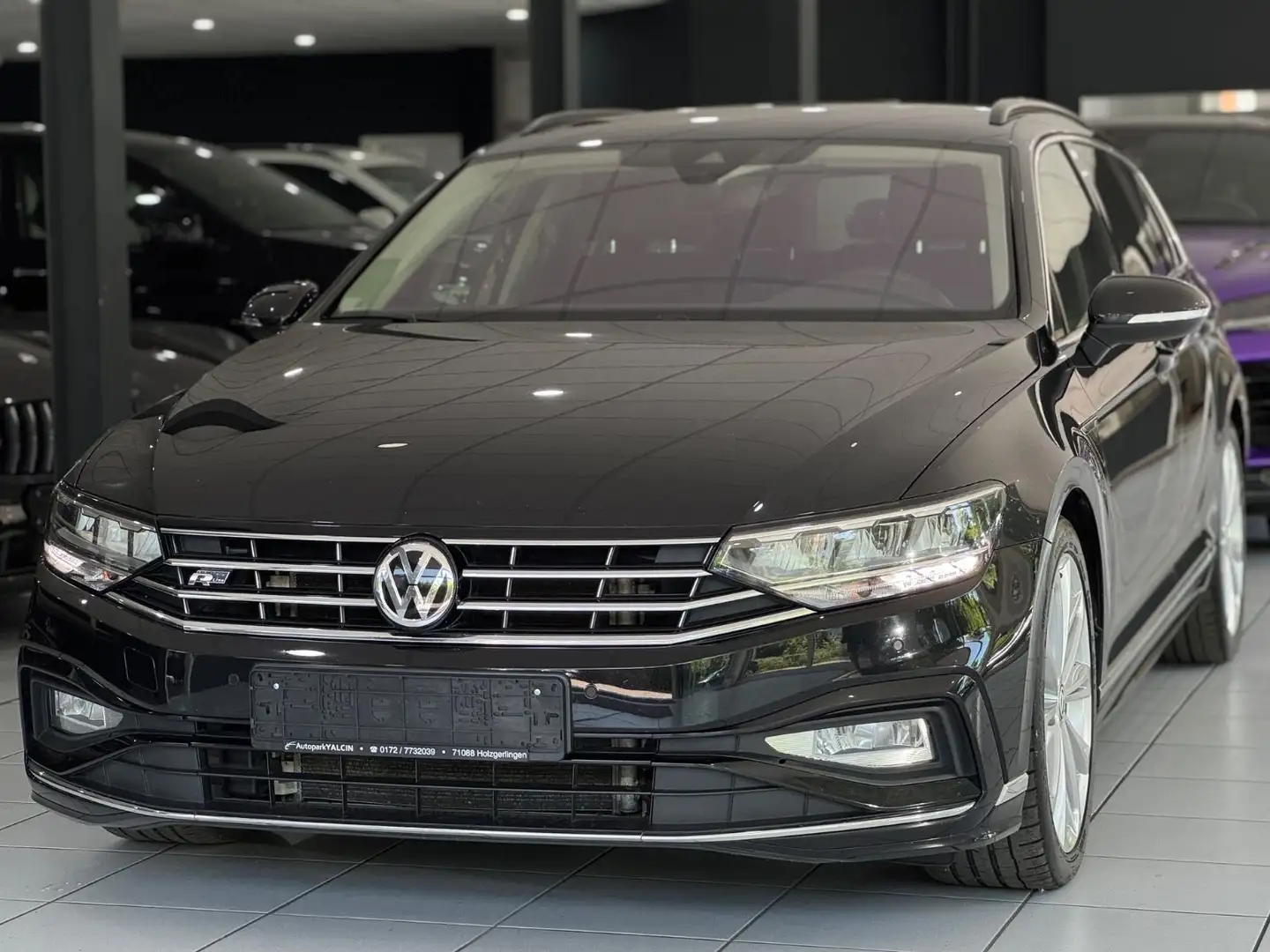 Volkswagen Passat Variant Passat 2.0TDI *R-LINE*DSG*R-CAM*MMRY*ACC*AHK*19" Schwarz - 1
