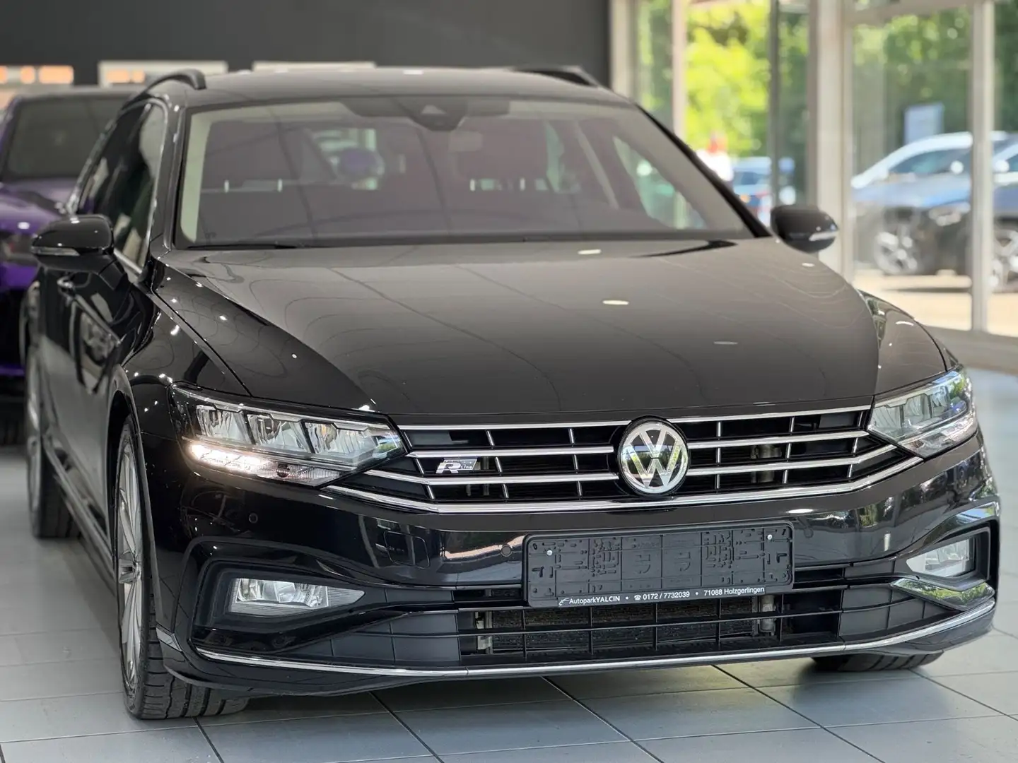 Volkswagen Passat Variant Passat 2.0TDI *R-LINE*DSG*R-CAM*MMRY*ACC*AHK*19" Schwarz - 2