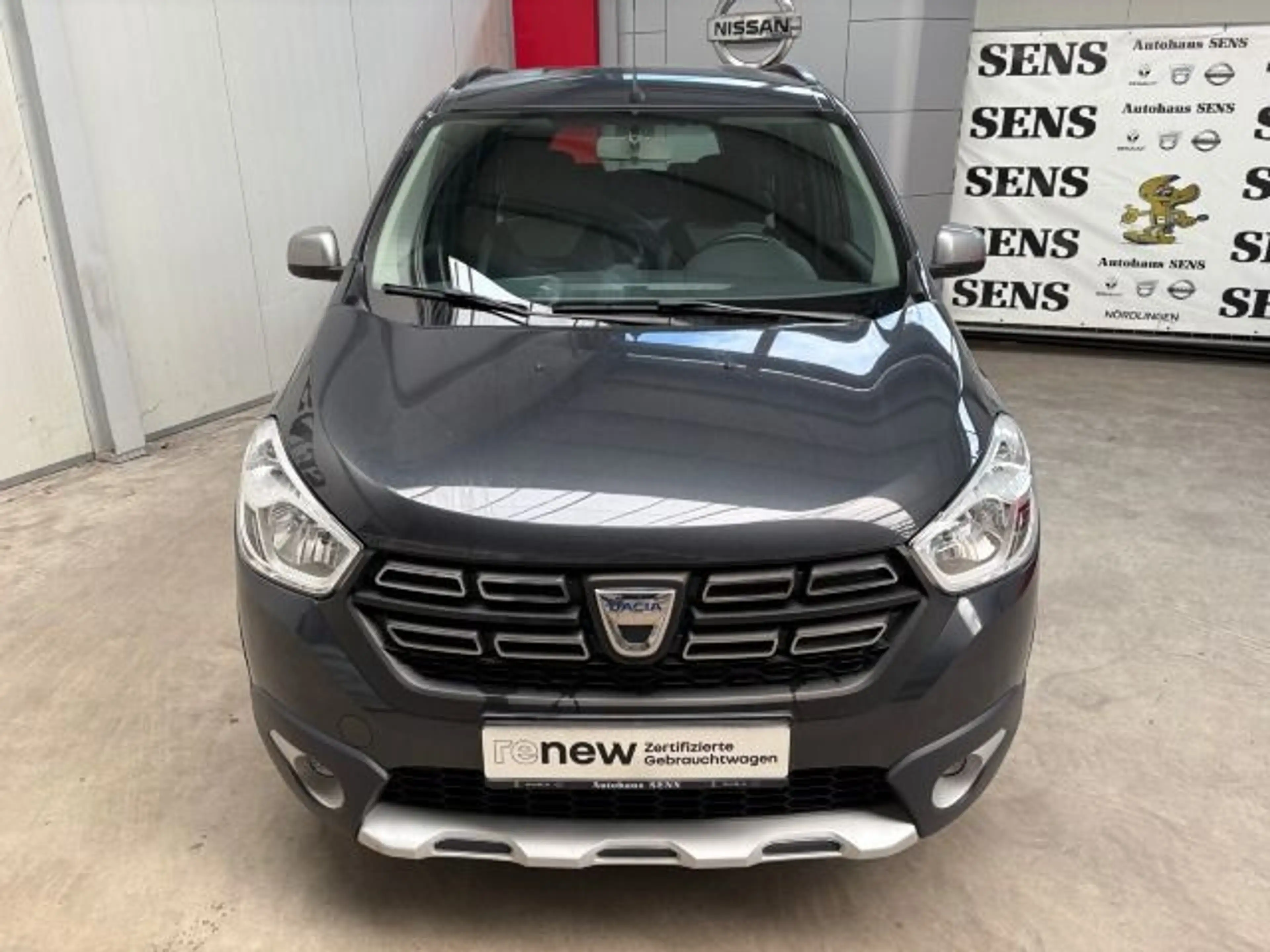 Dacia Lodgy 1.5 BLUE dCi 115 Stepway Selection — photo 2