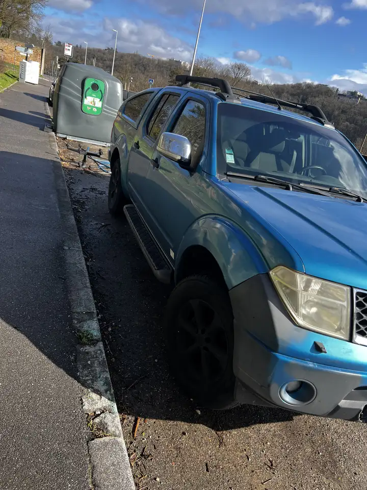 Nissan Navara 2.5 dCi 171 ch Double Cab XE