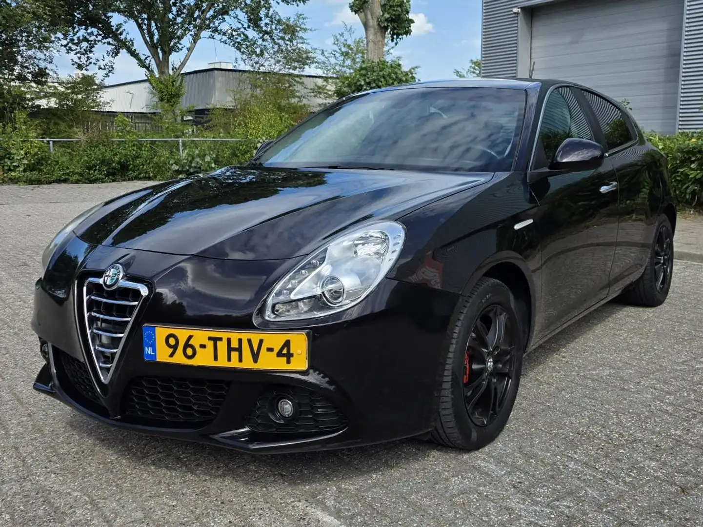 Alfa Romeo Giulietta Giulietta 1.4T MultiAir Distinctive Tuning 200 PK Zwart - 1