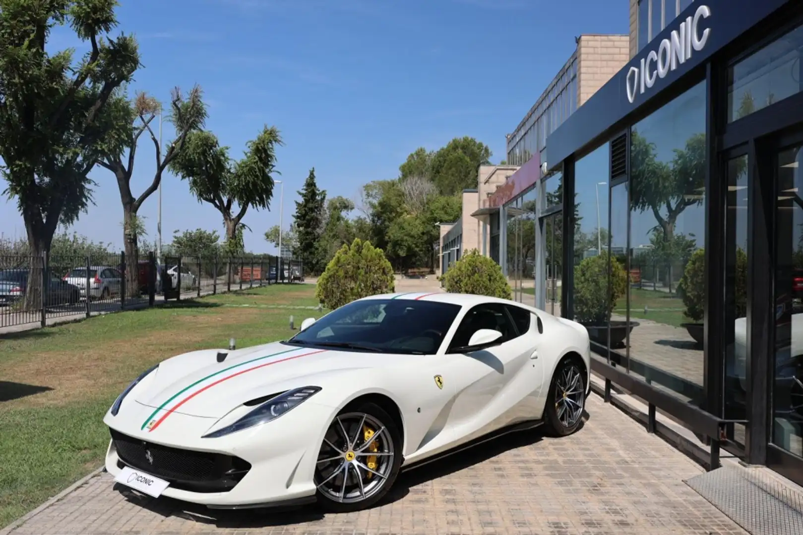Ferrari 812 Superfast White - 1