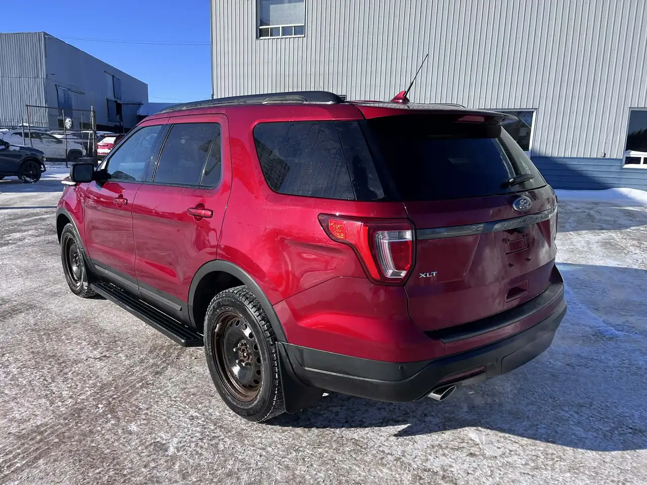 Ford Explorer снимка Ford Explorer