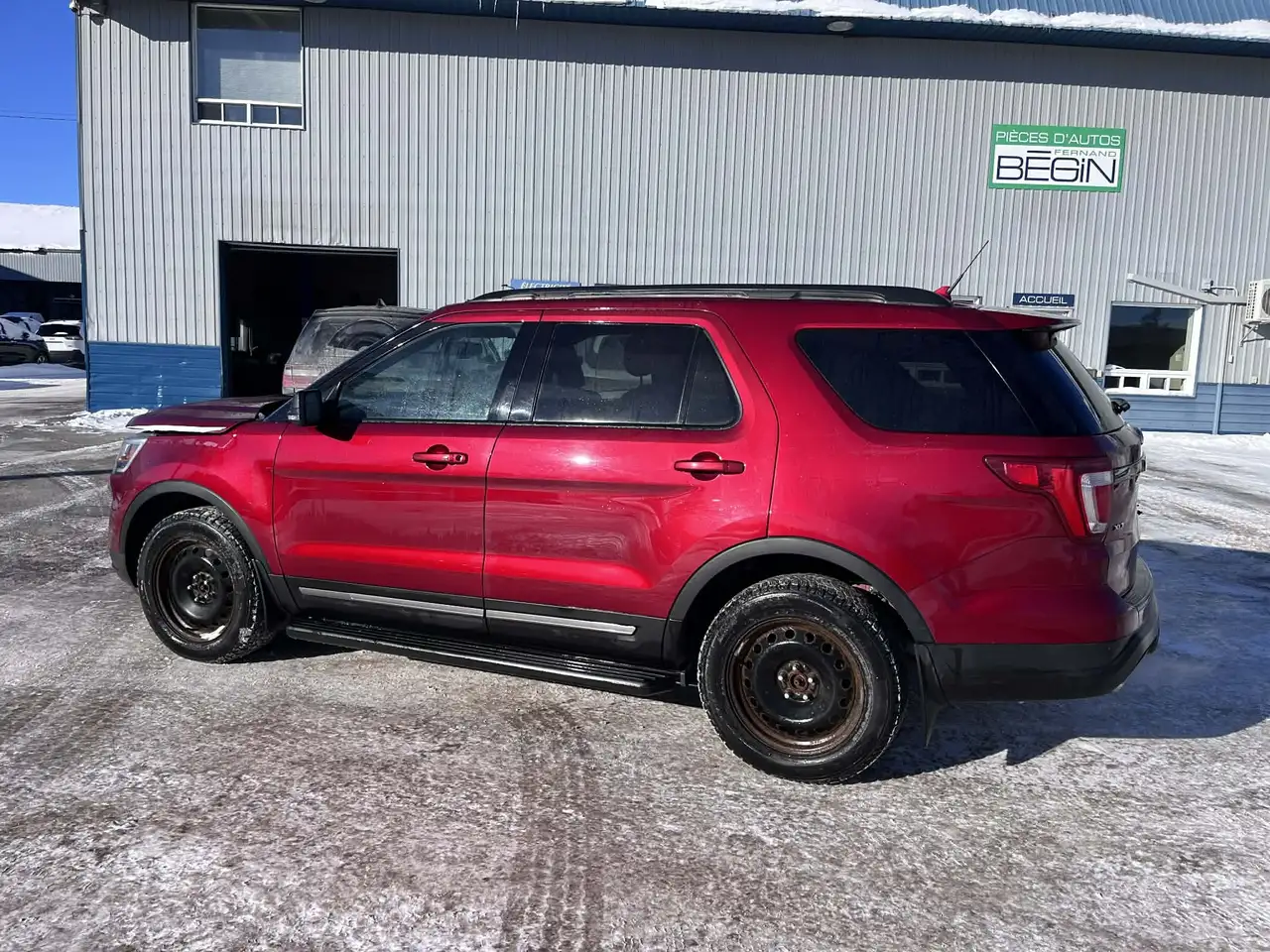 Ford Explorer снимка Ford Explorer