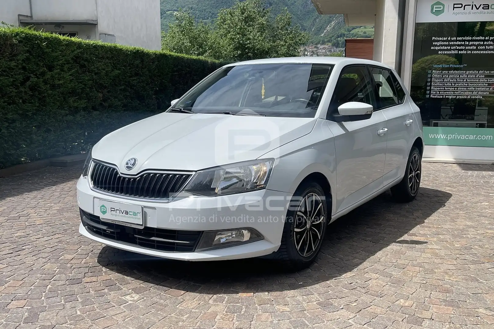 Skoda Fabia Fabia 1.0 MPI 75 CV Design Edition Blanc - 1