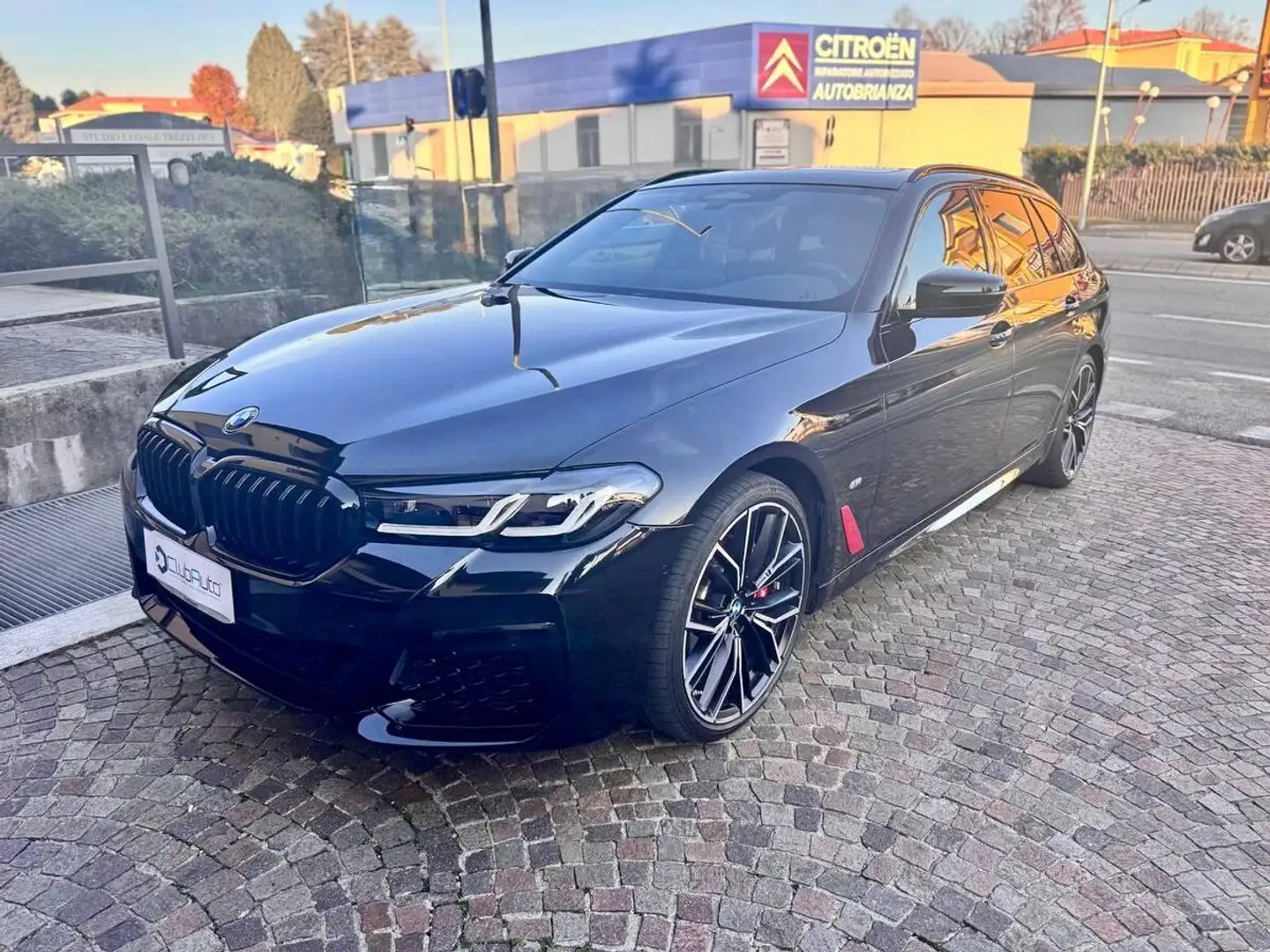BMW 520 520d mhev 48V xdrive Msport auto Noir - 1