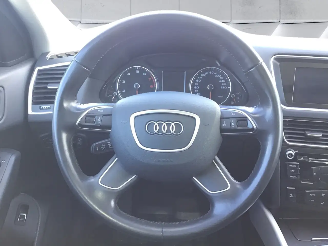 Audi Q5 снимка Audi Q5