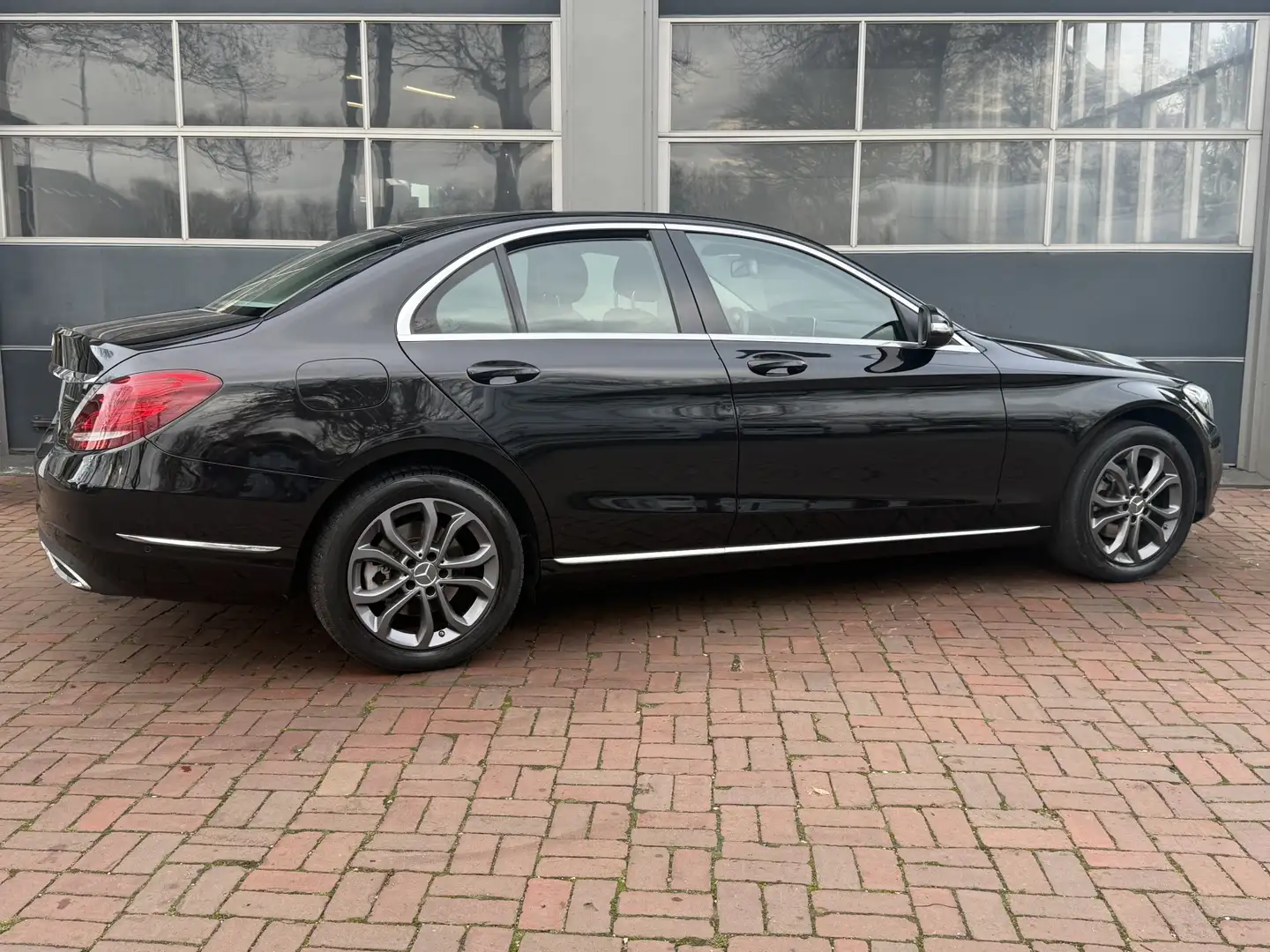 Mercedes-Benz C 180 Lease Edition Bj 2015 Km 152.147 Dealer onderhoude Schwarz - 2