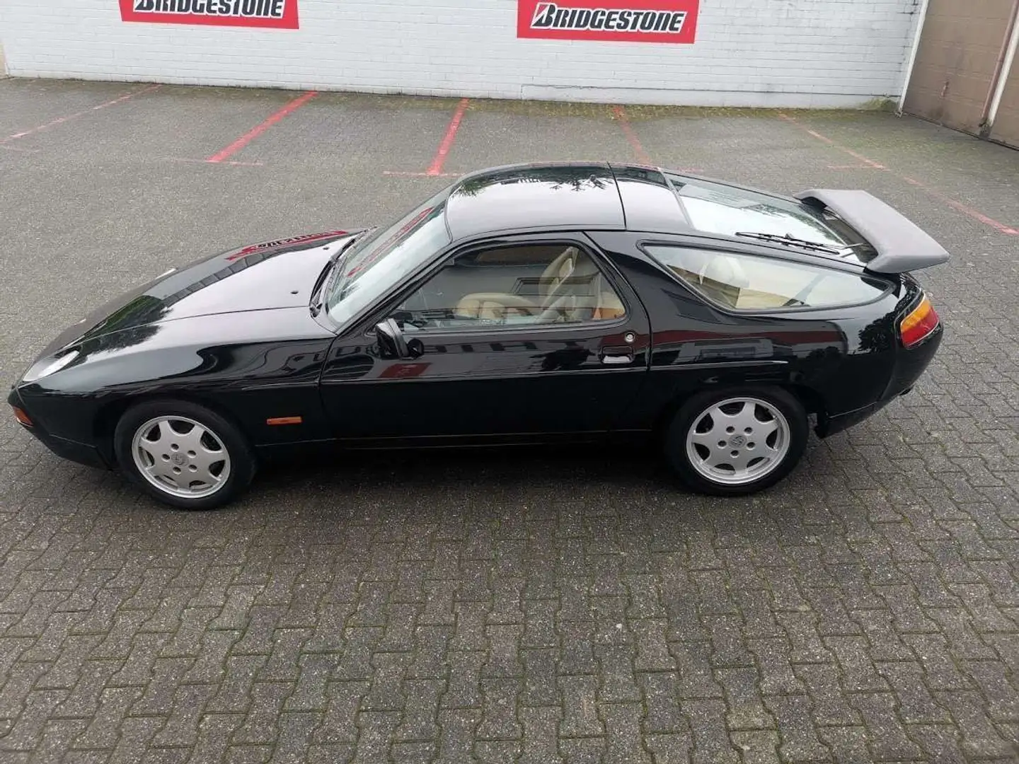 Porsche 928 GT Schwarz - 1