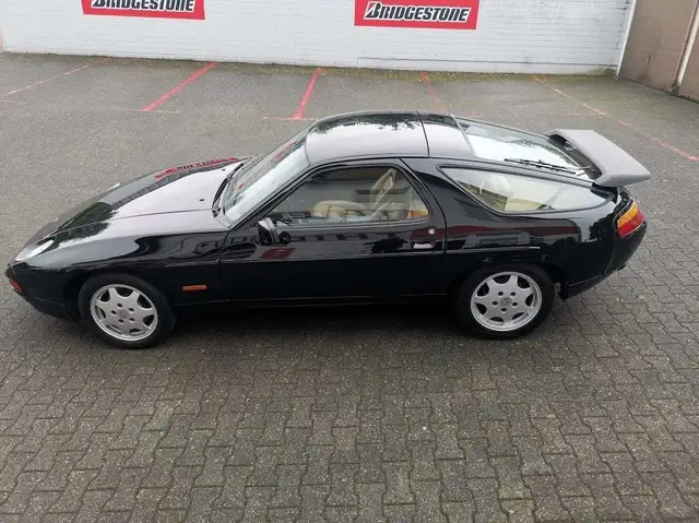 Porsche 928 GT