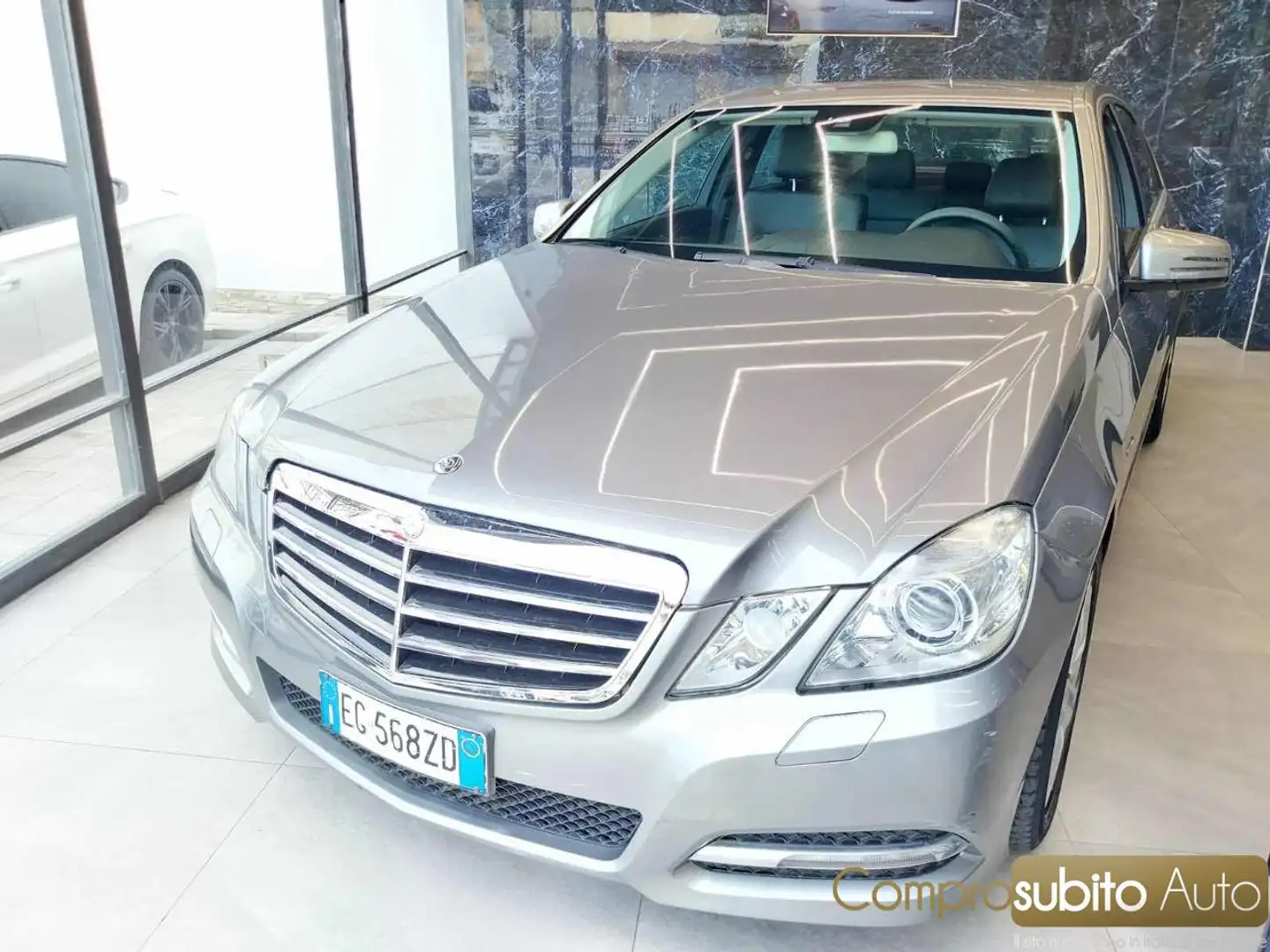 Mercedes-Benz E 220 CDI BlueEFFICIENCY Avantgarde Argento - 2