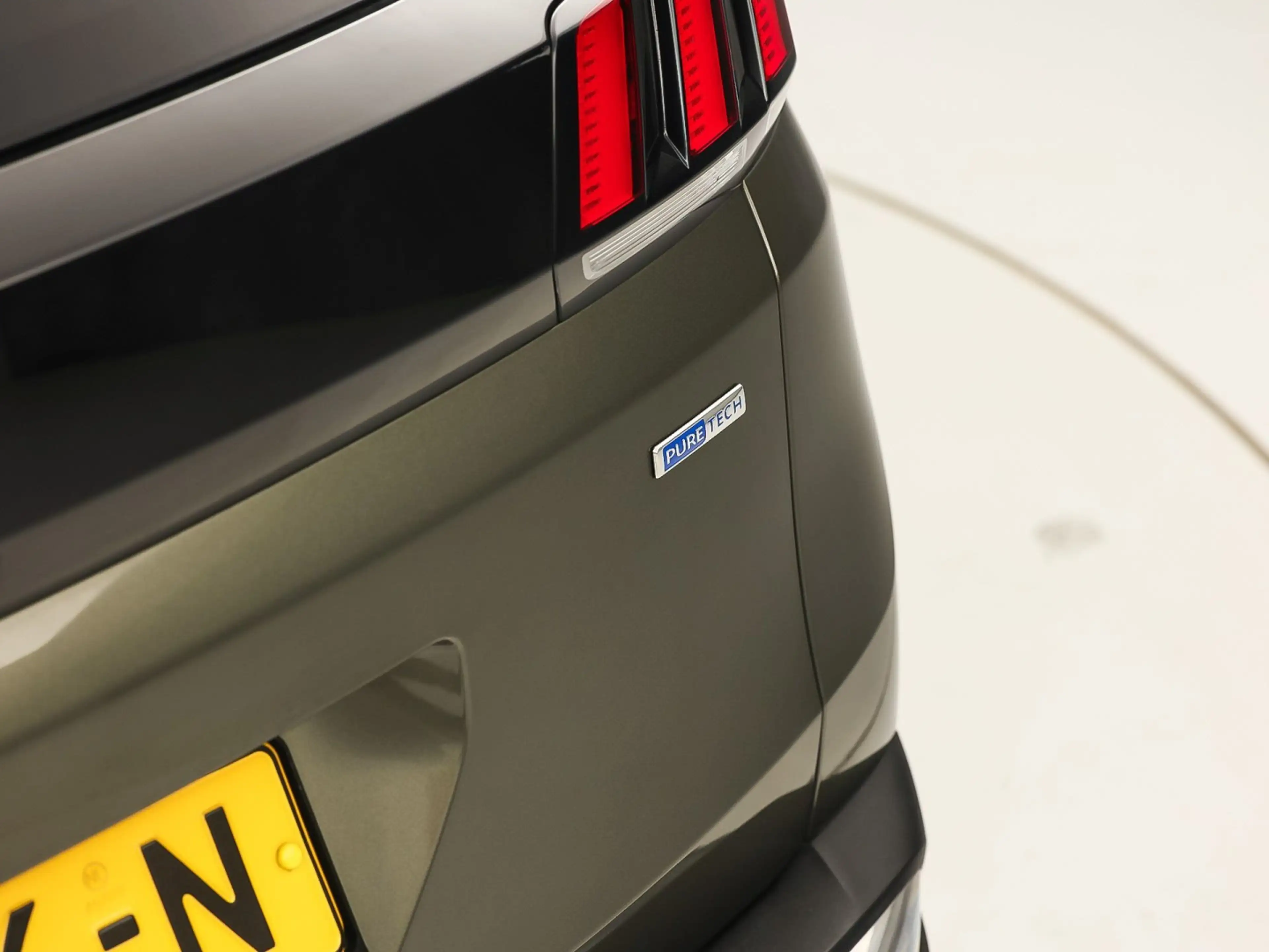 Peugeot 3008 1.2 PureTech Allure Automaat (APPLE CARPLAY, GROOT — photo 38