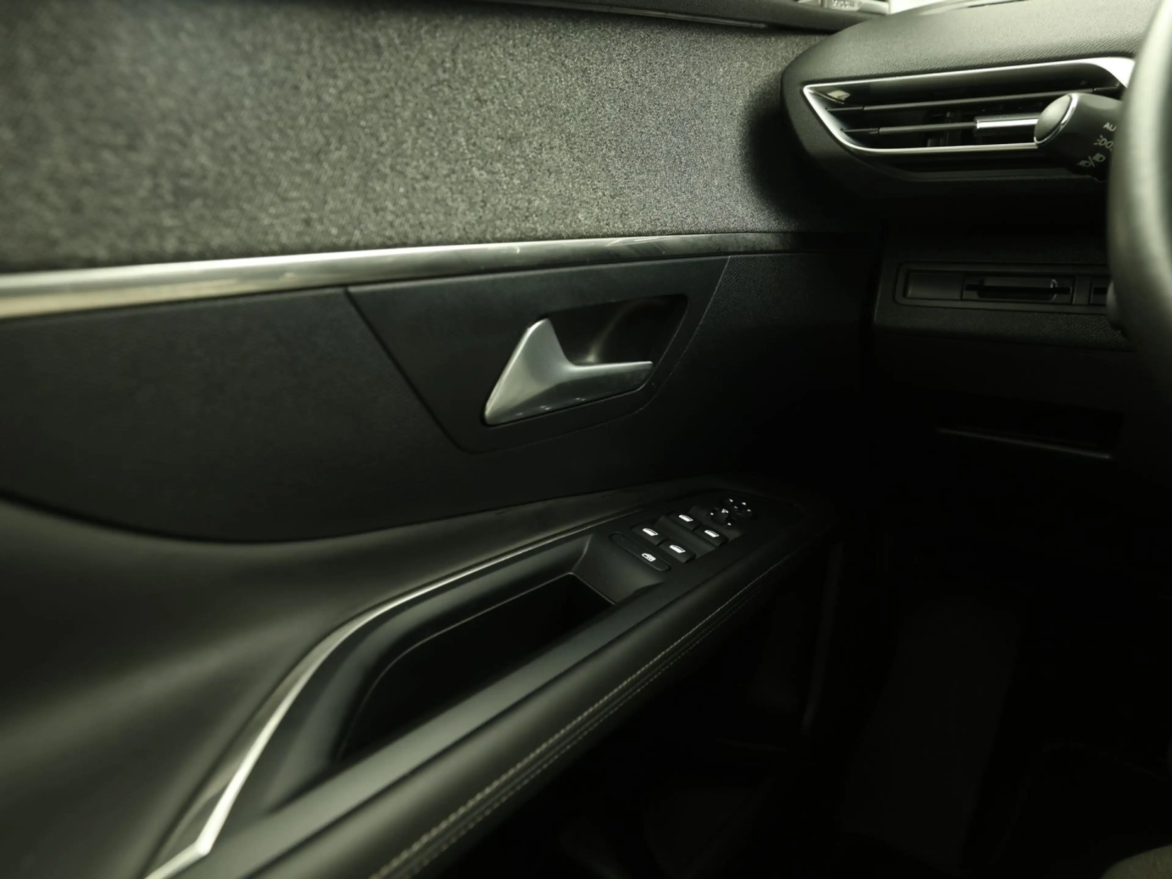 Peugeot 3008 1.2 PureTech Allure Automaat (APPLE CARPLAY, GROOT — photo 25