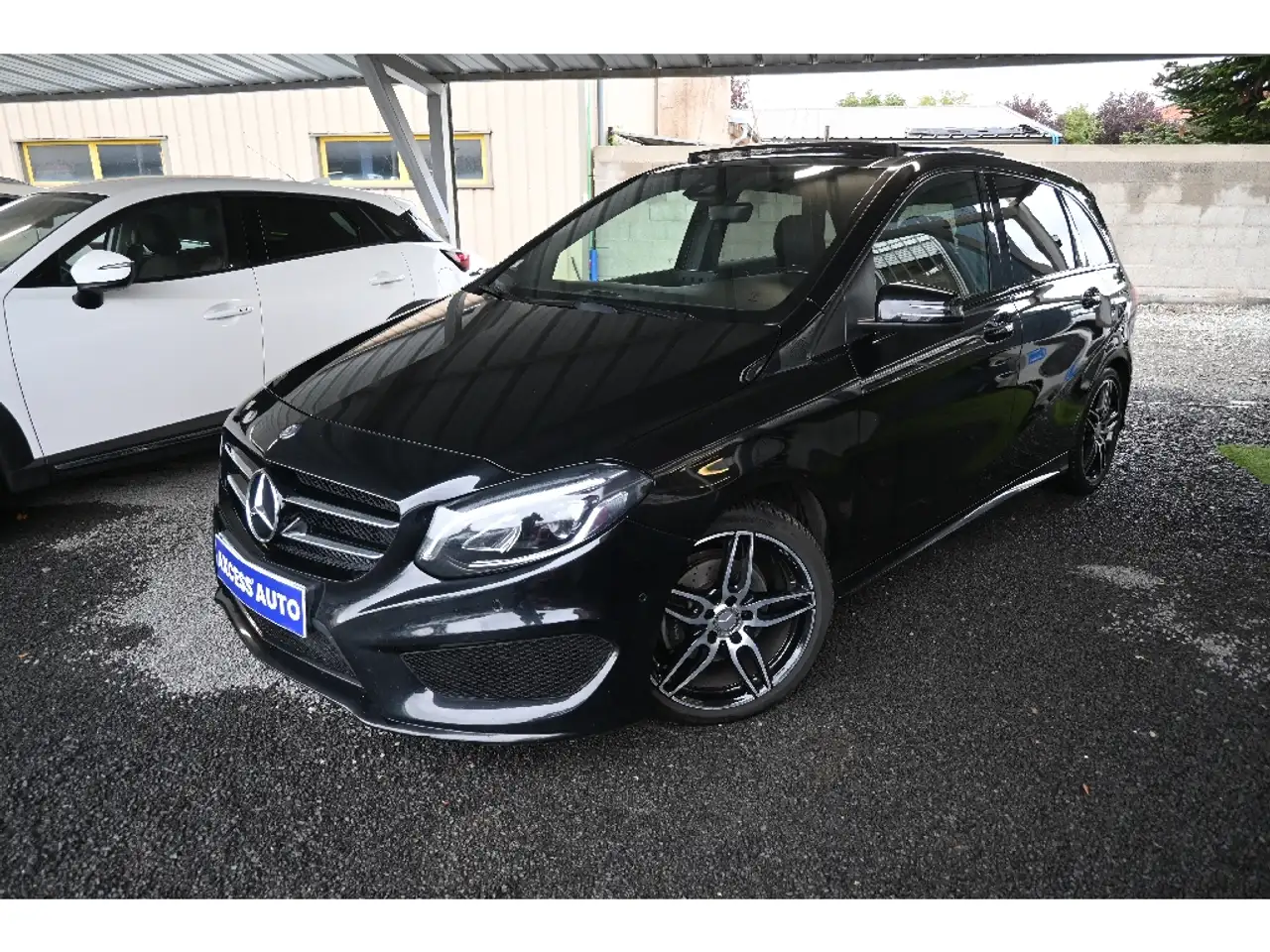 Mercedes-Benz B 180