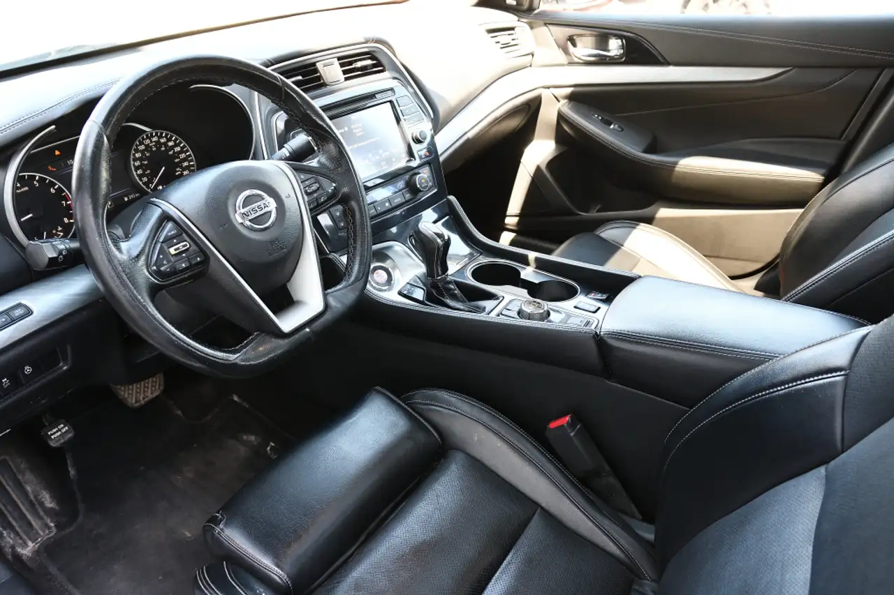 Nissan Maxima photo Nissan Maxima