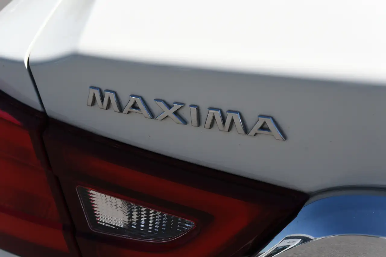 Nissan Maxima photo Nissan Maxima