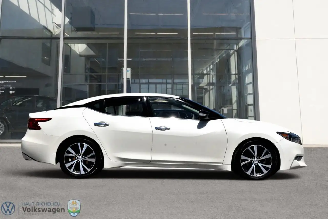 Nissan Maxima photo Nissan Maxima