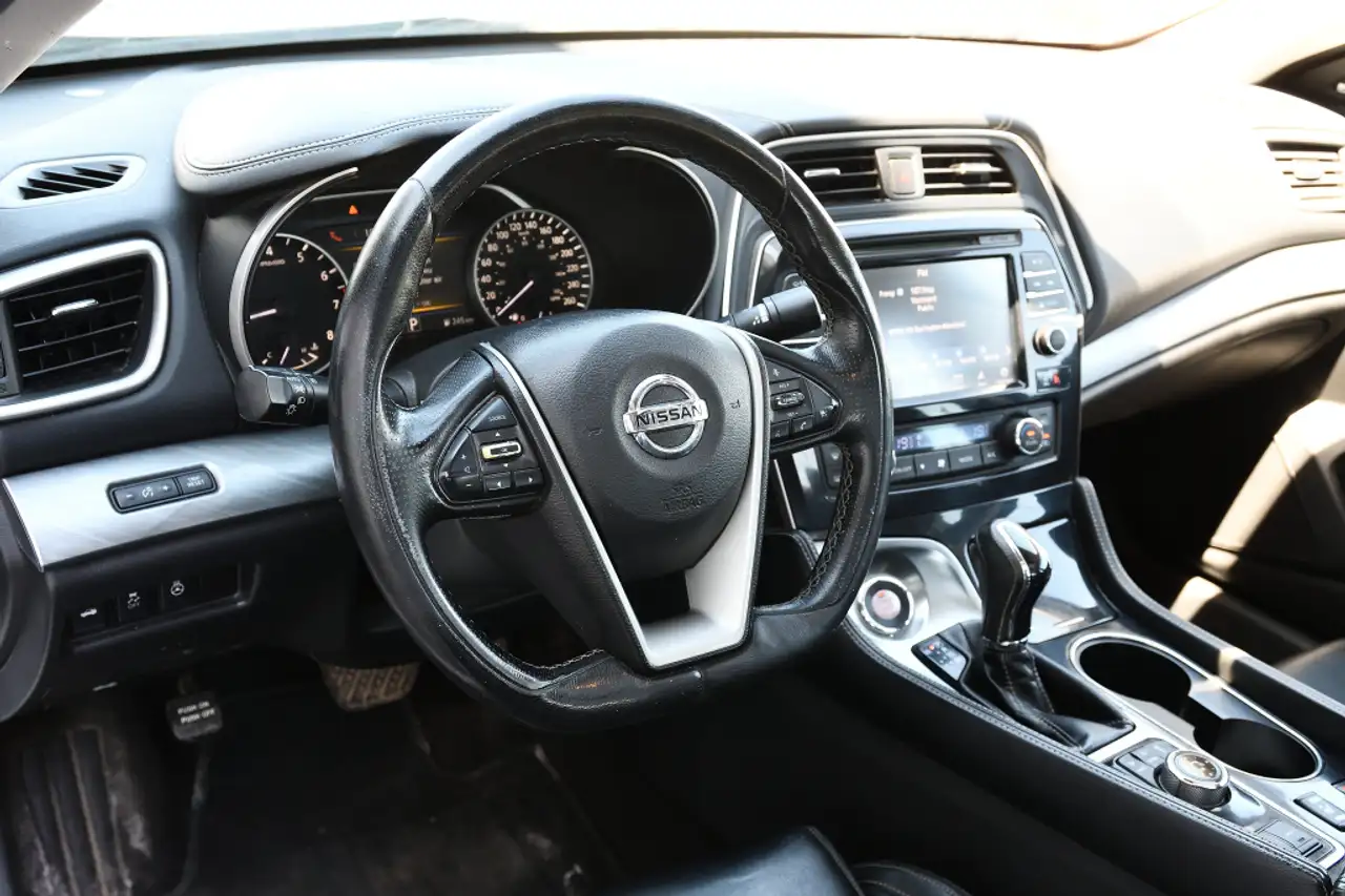 Nissan Maxima photo Nissan Maxima