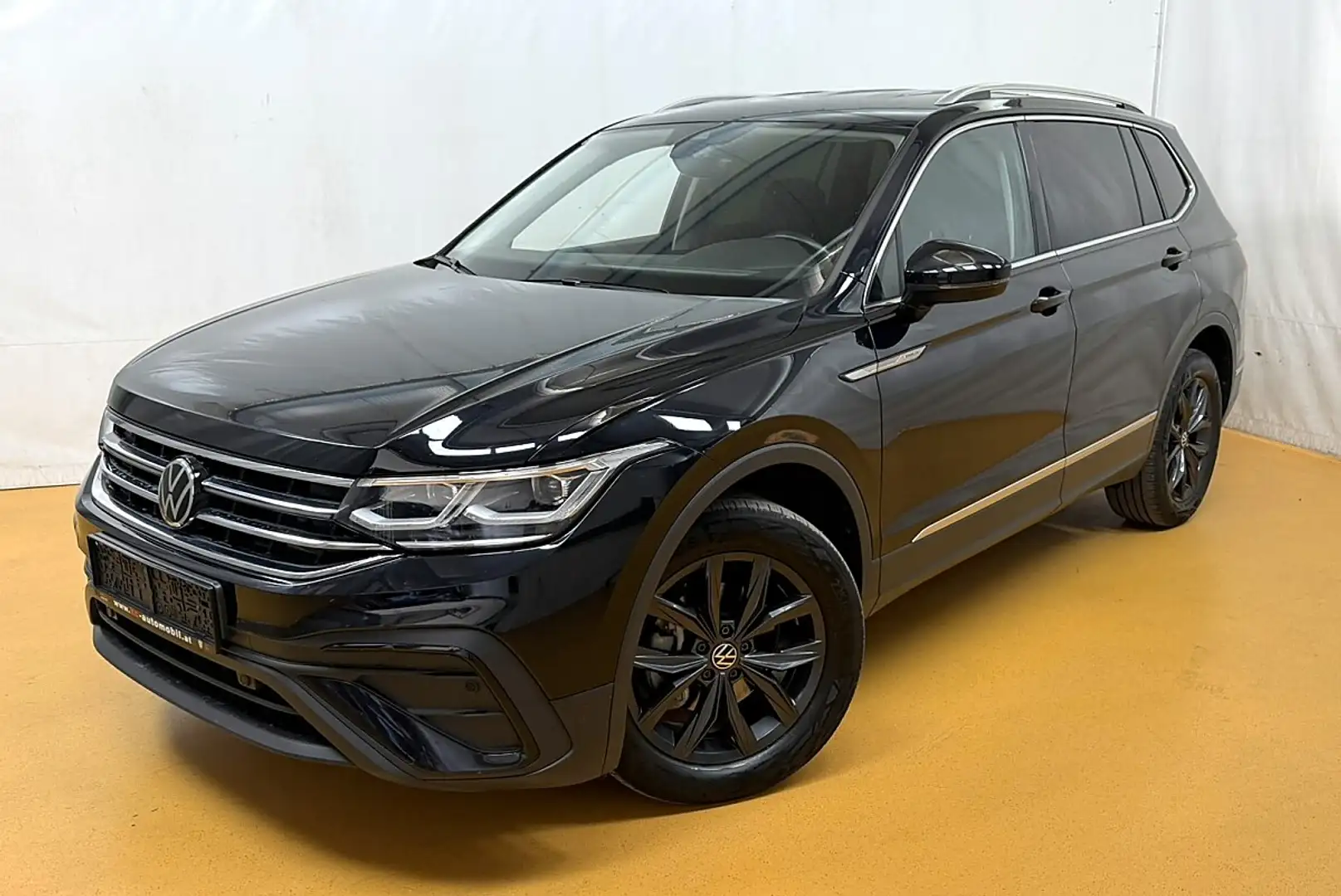 Volkswagen Tiguan Allspace Tiguan 2,0 TDI SCR DSG Allspace Life Schwarz - 1