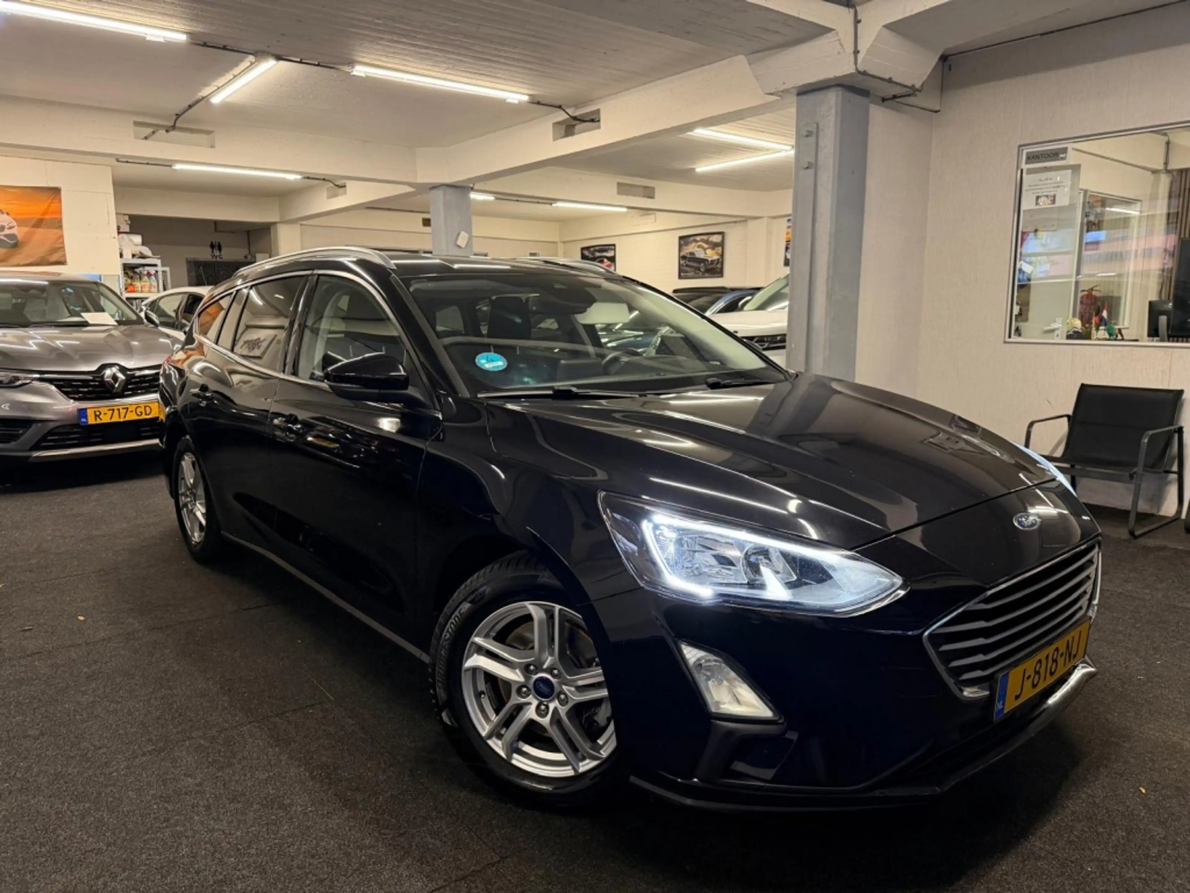 Ford Focus Wagon 1.0 EcoB.*NAP*Carplay*Xenon — photo 2