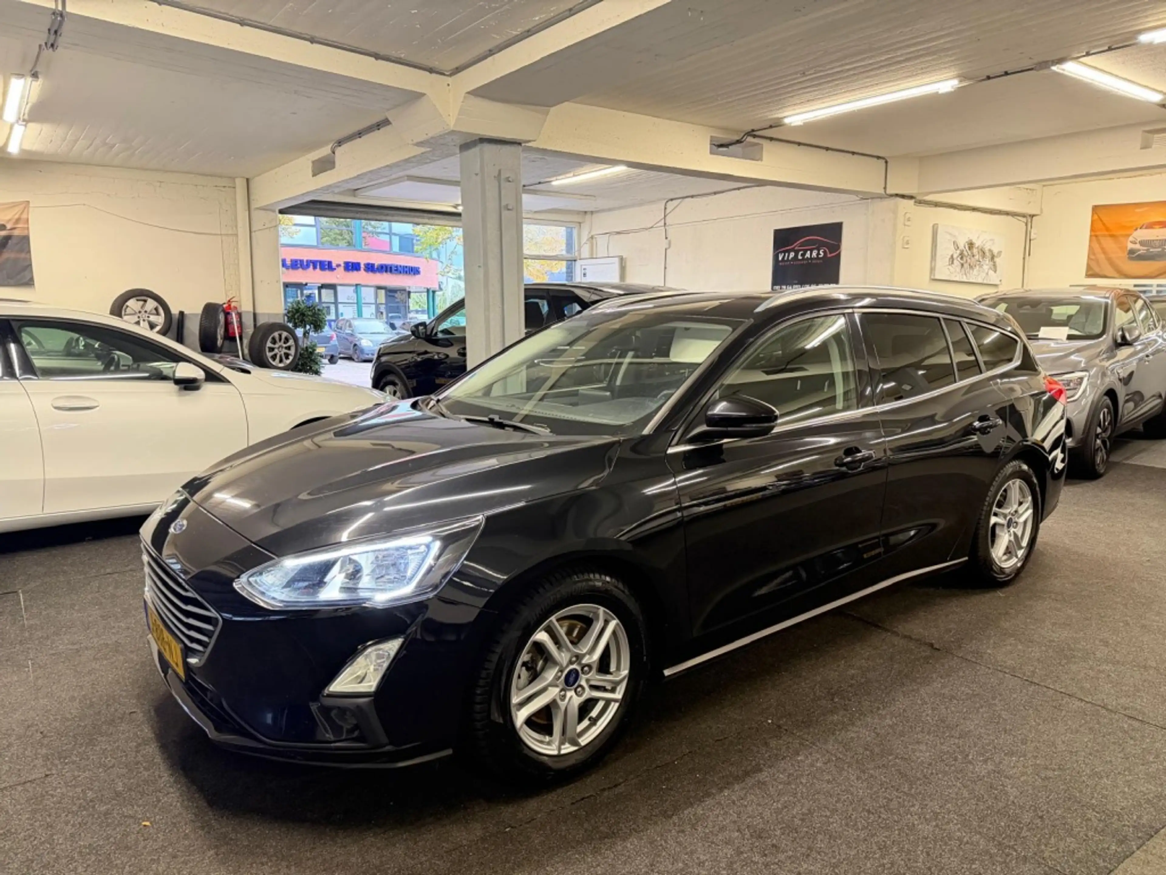 Ford Focus Wagon 1.0 EcoB.*NAP*Carplay*Xenon — photo 3