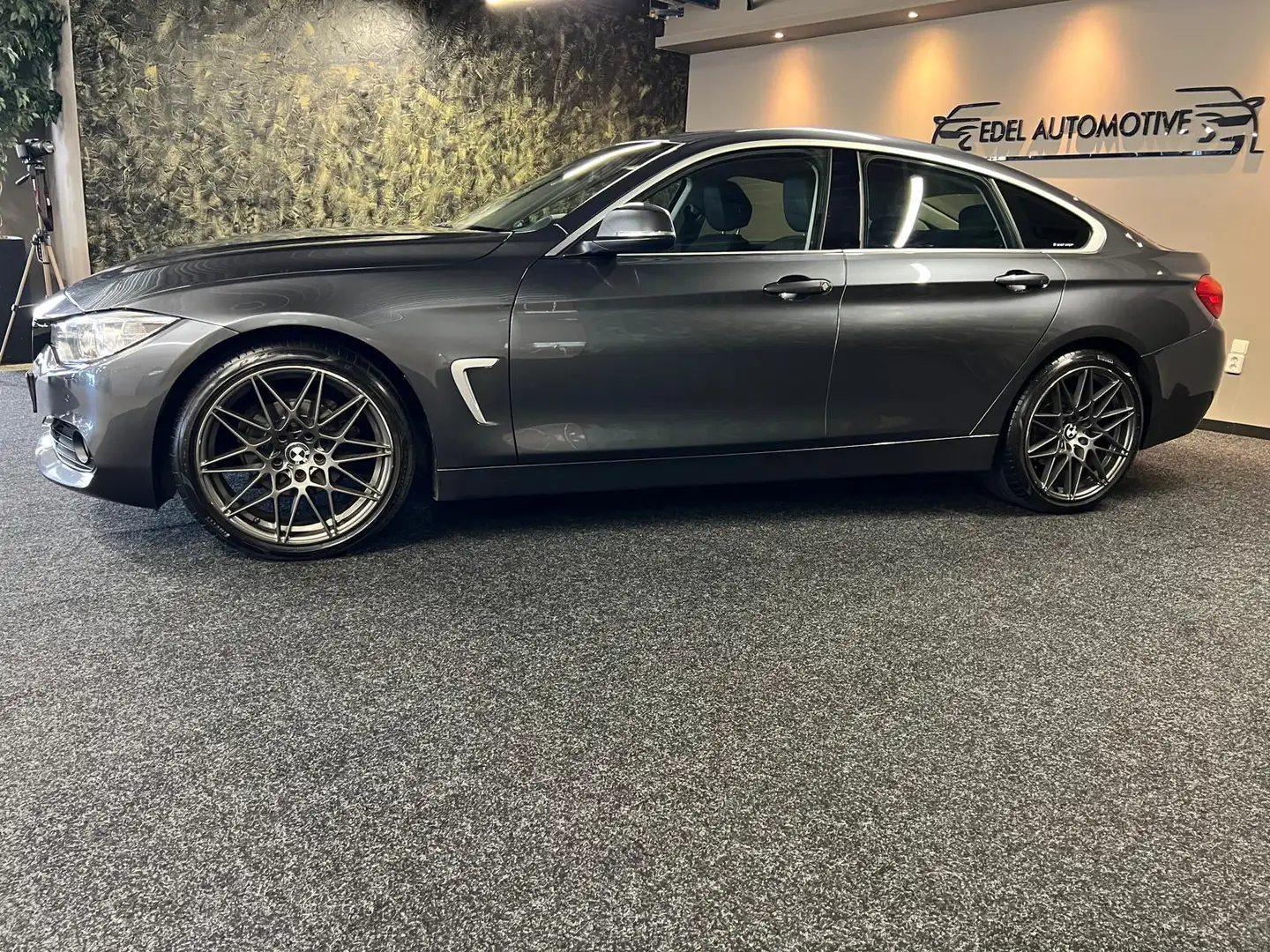 BMW 418 4-serie Gran Coupé 418i Essential-ELC SPORTLEER-19 Grijs - 2