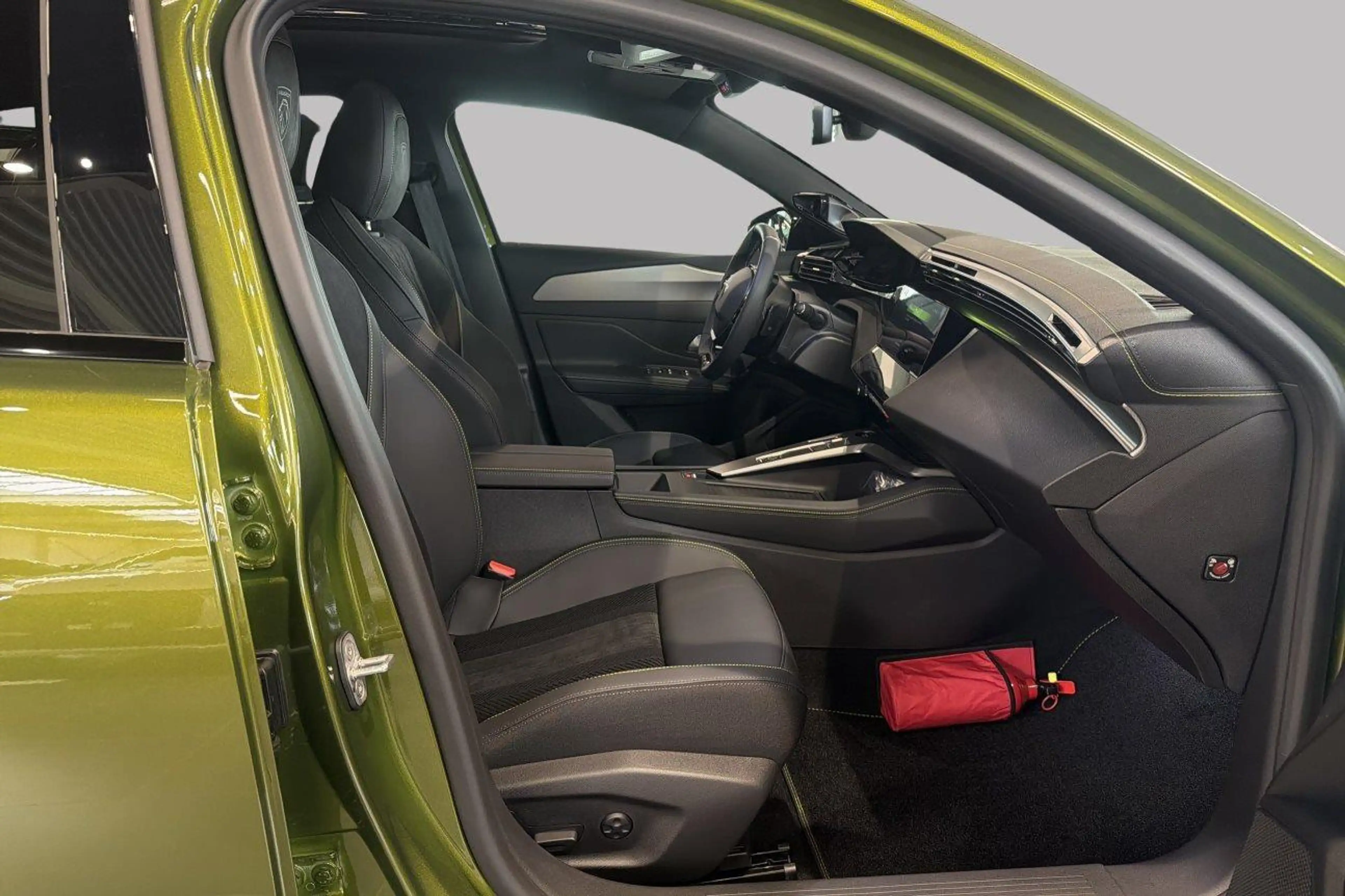 Peugeot 408 GT EXCLUSIVE — photo 8
