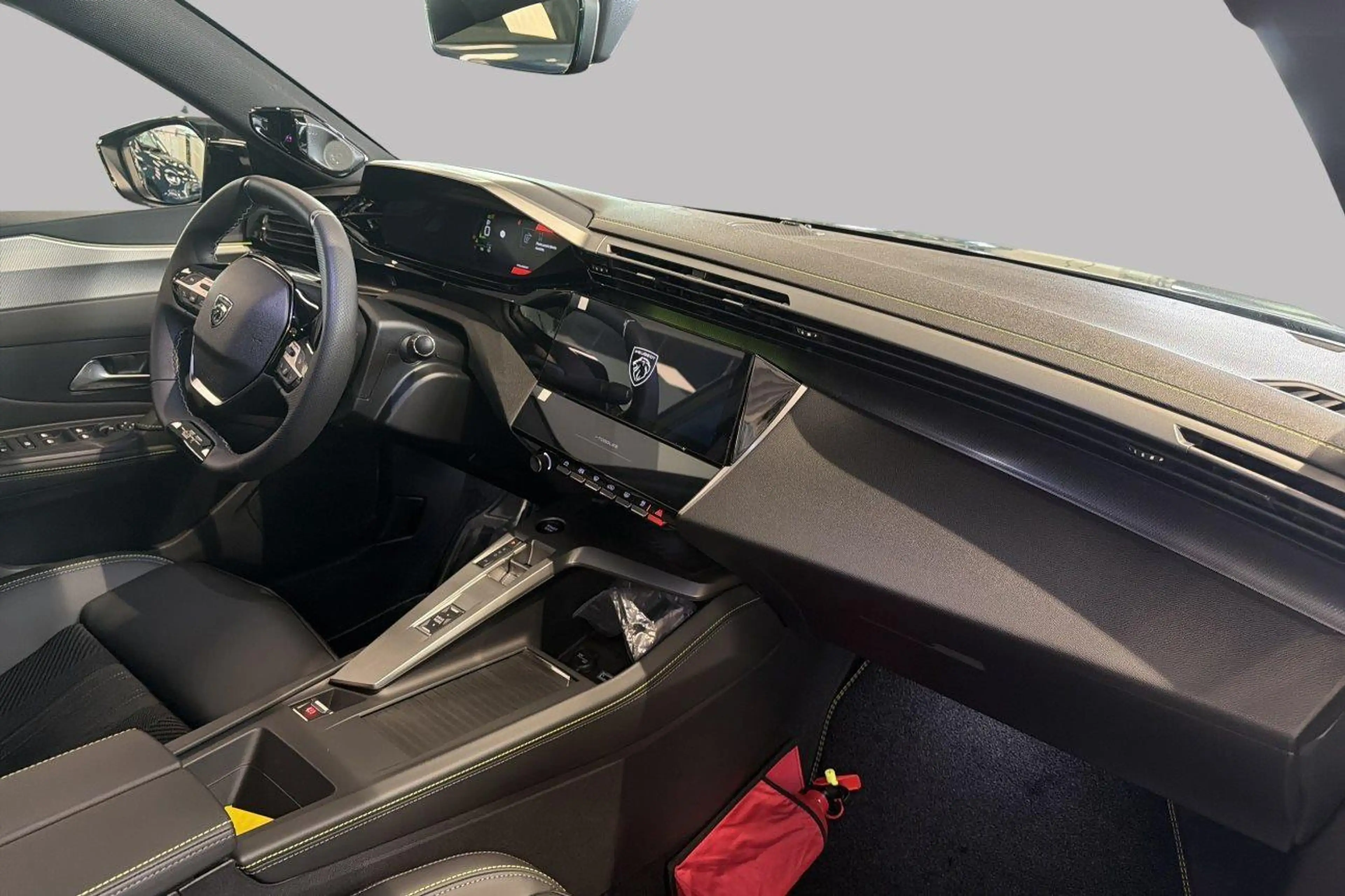 Peugeot 408 GT EXCLUSIVE — photo 2