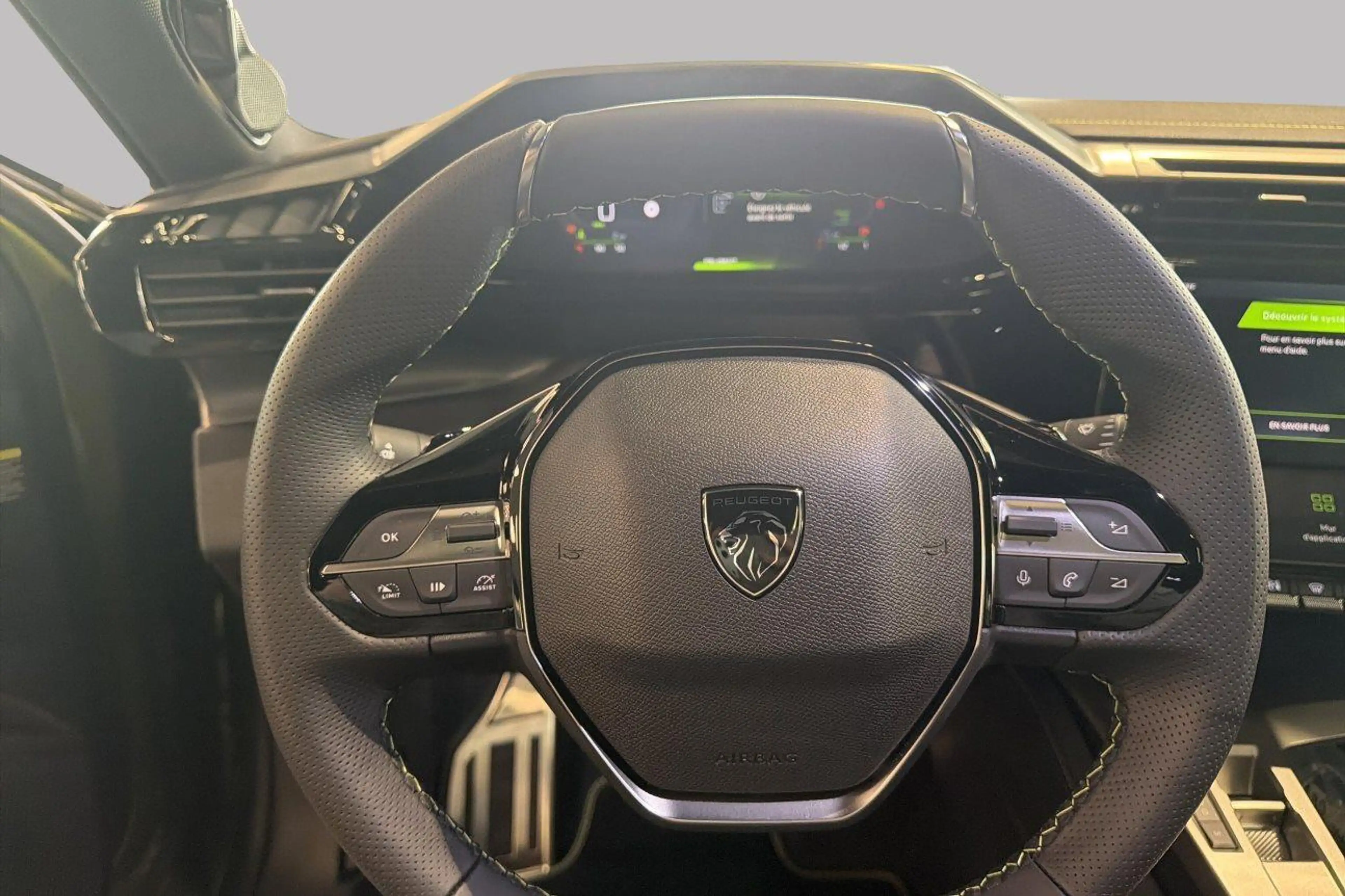 Peugeot 408 GT EXCLUSIVE — photo 12
