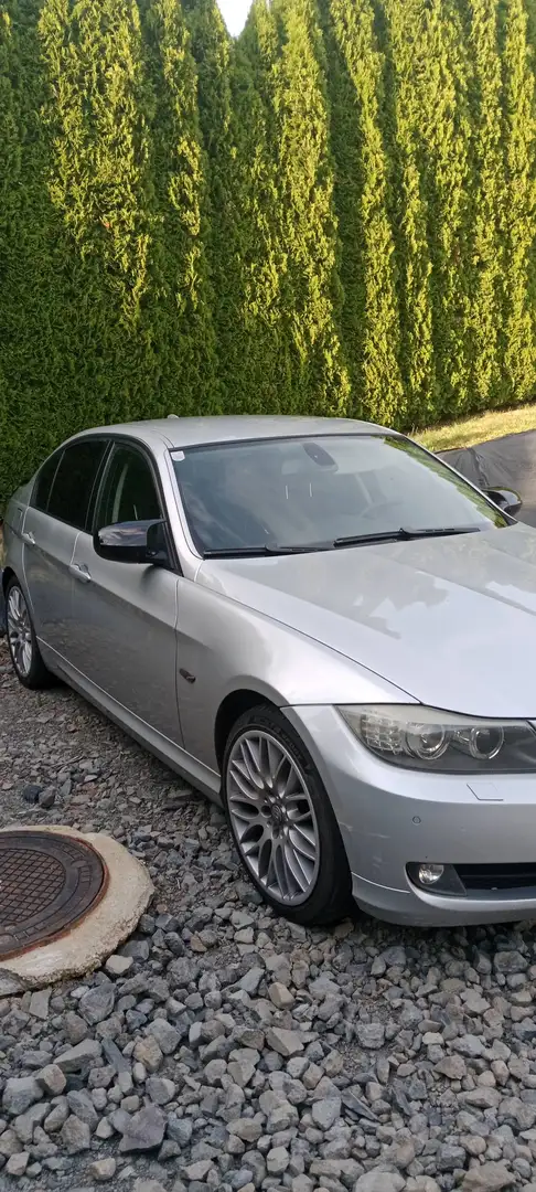 BMW 318 318d Limousine Silber - 2
