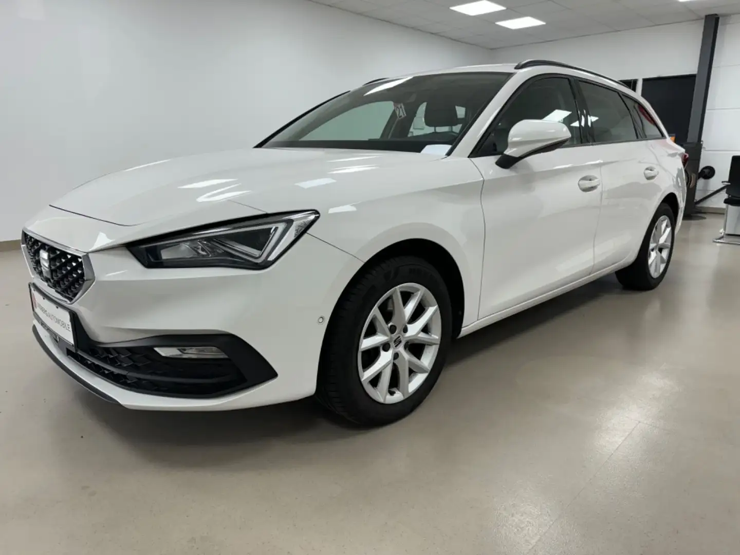 SEAT Leon Sportstourer Style*PDC*RFK*NAVI*TEMP*8F*AC* Weiß - 1