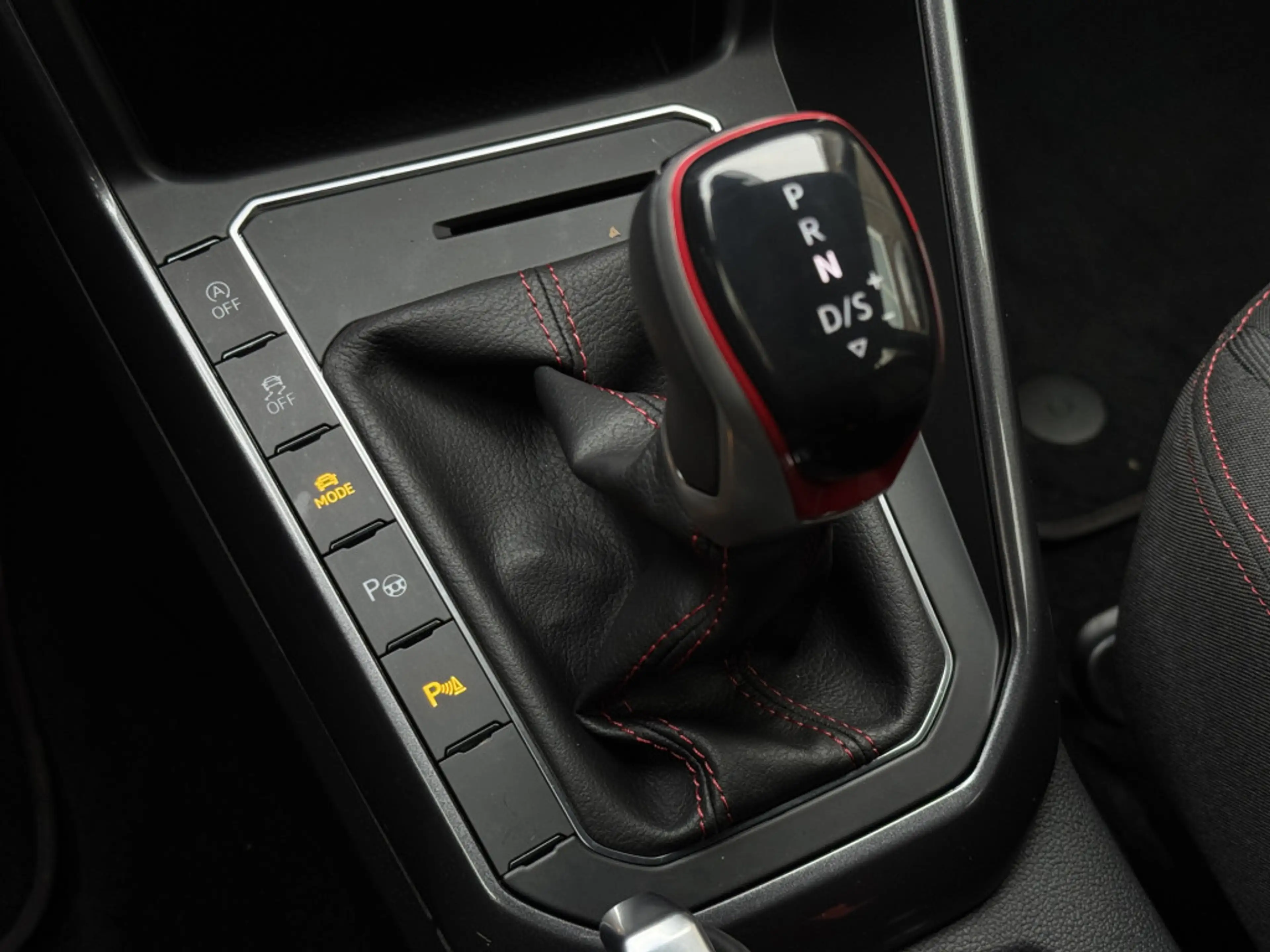 Volkswagen Polo GTI 2.0 TSI TSI 210PK DSG GTI-SPORT IQ-LIGHT/PDC/CARPL — photo 31