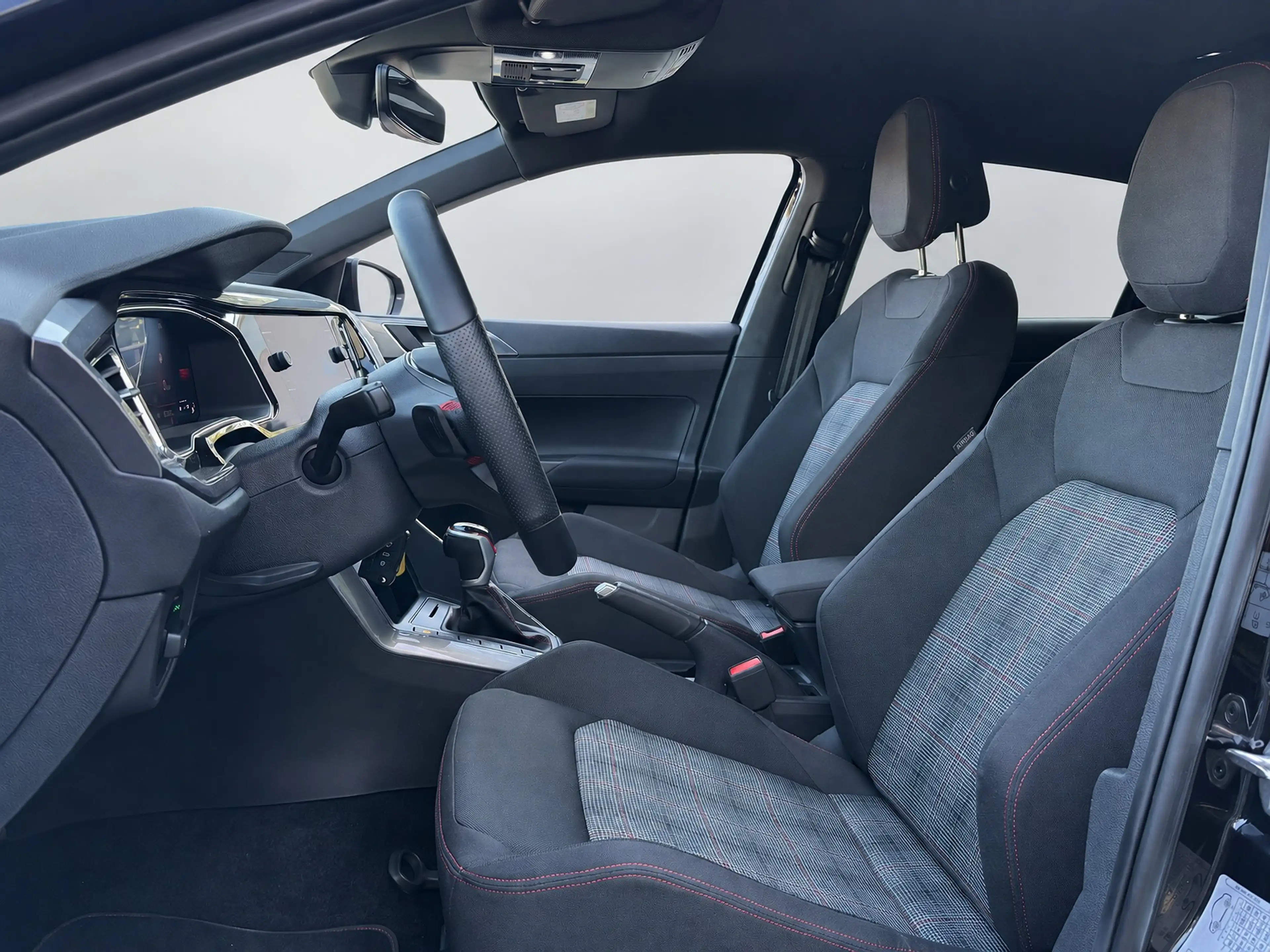 Volkswagen Polo GTI 2.0 TSI TSI 210PK DSG GTI-SPORT IQ-LIGHT/PDC/CARPL — photo 12