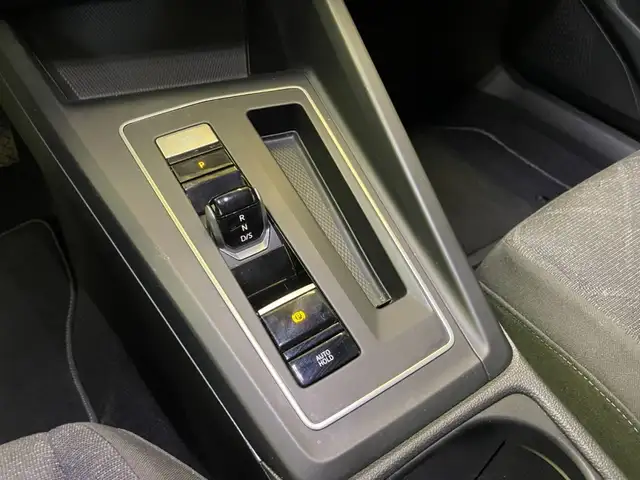 Volkswagen Golf view 13