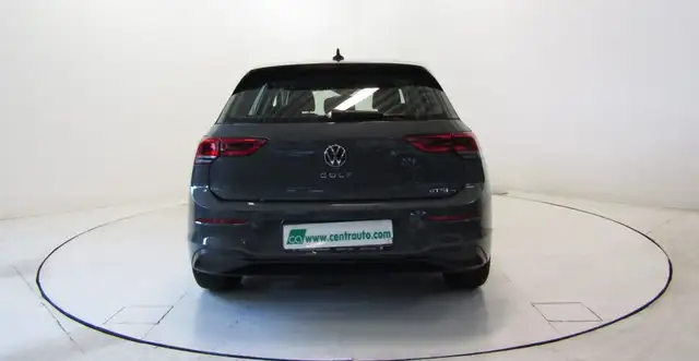 Volkswagen Golf view 4