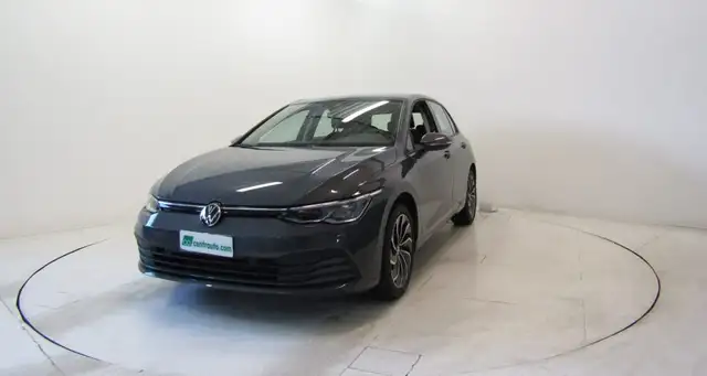 Volkswagen Golf view 3