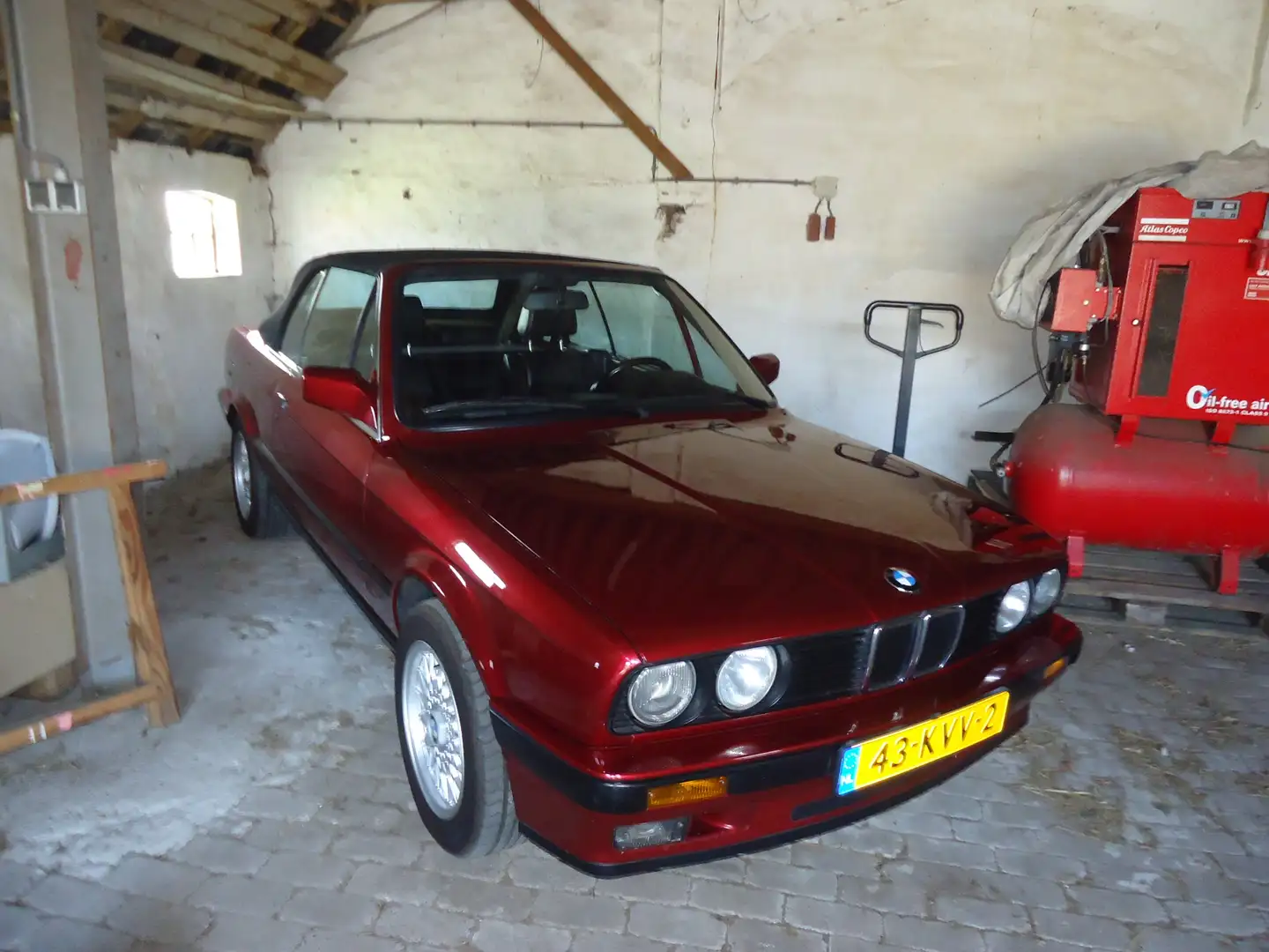 BMW 320 320i crvena - 2