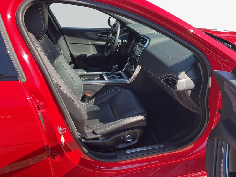 Jaguar XE D180 Aut. R-Dynamic S — photo 13
