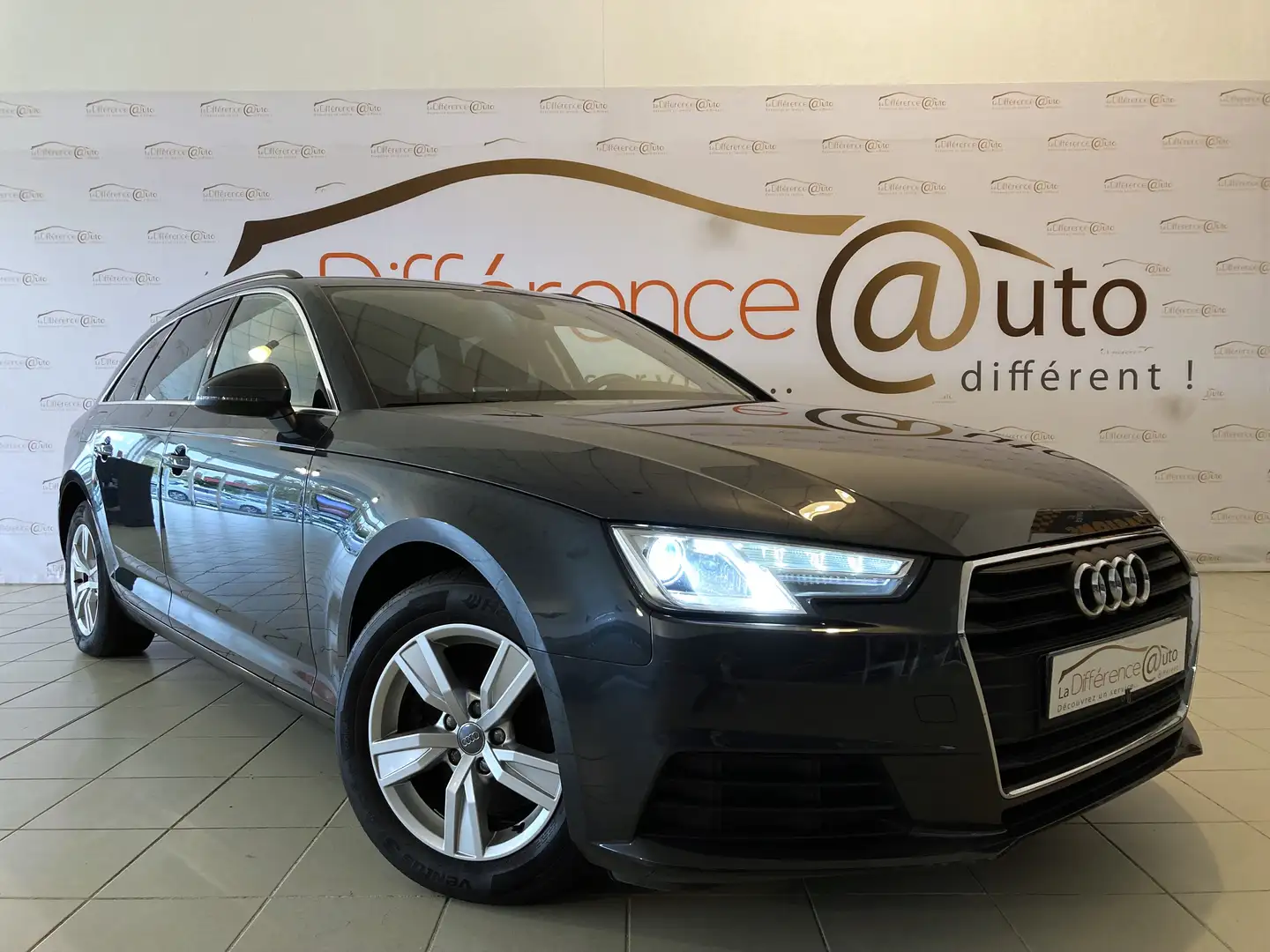 Audi A4 Avant 2.0 TDI 150 Business Line Gris - 2