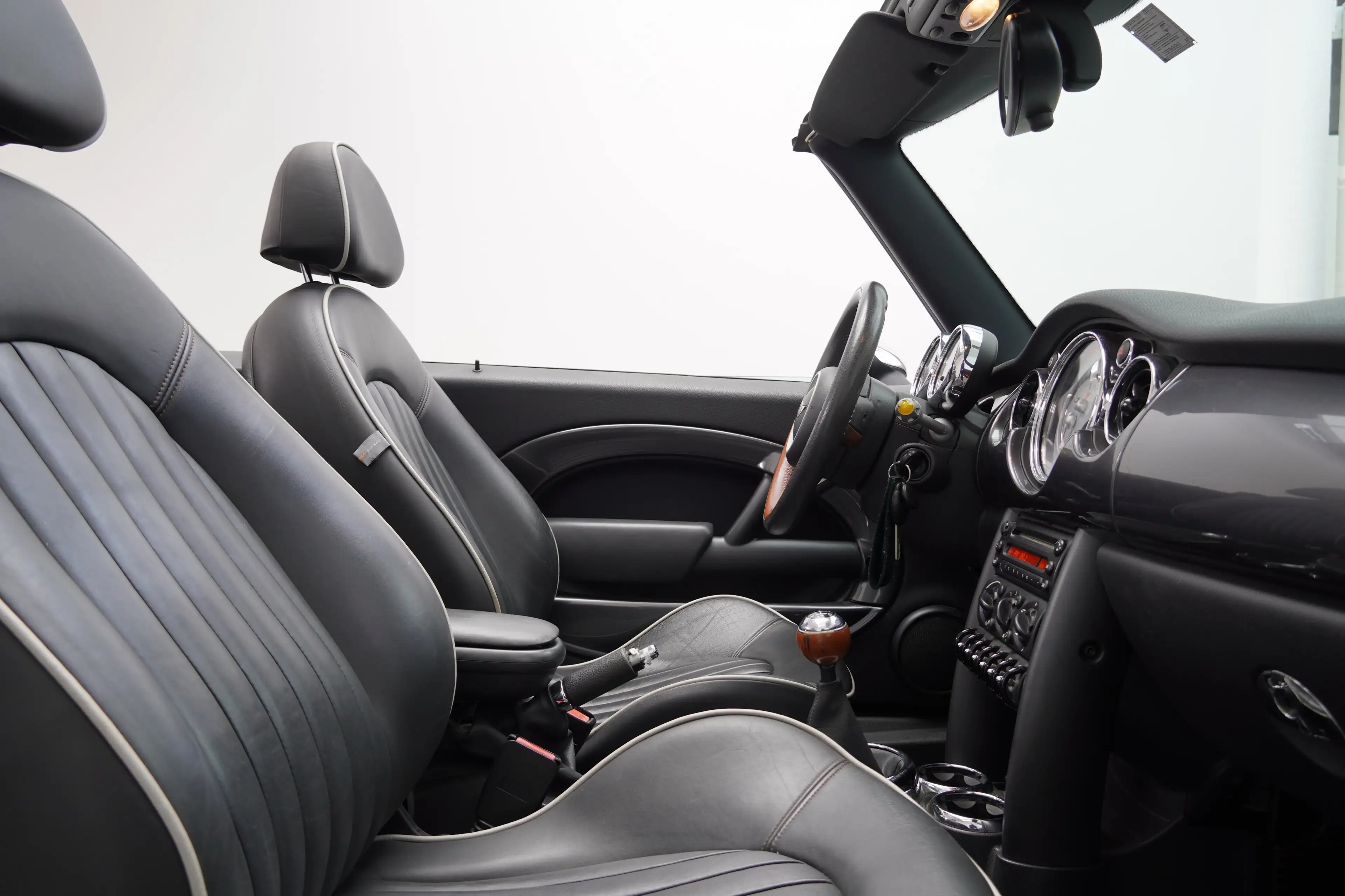 MINI One Cabrio One Cabrio Sidewalk — photo 13