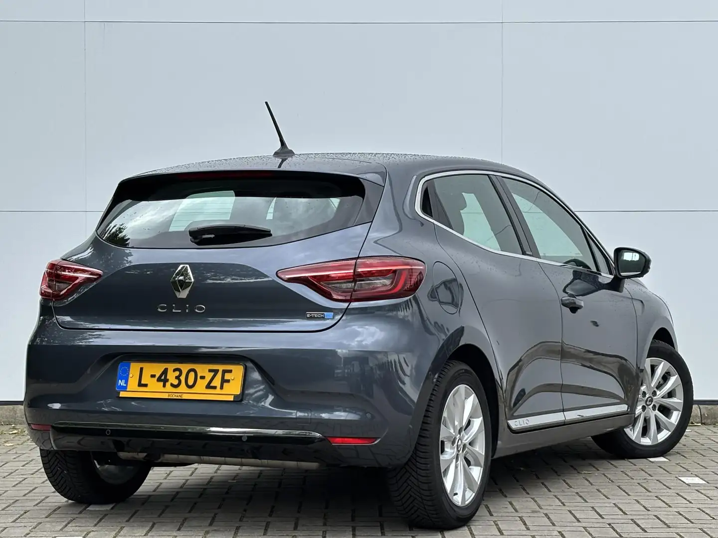 Renault Clio 1.6 E-Tech Hybrid 140 Intens Grigio - 2