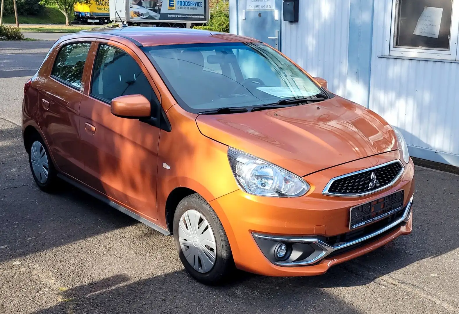 Mitsubishi Space Star Intro Edition Orange - 2