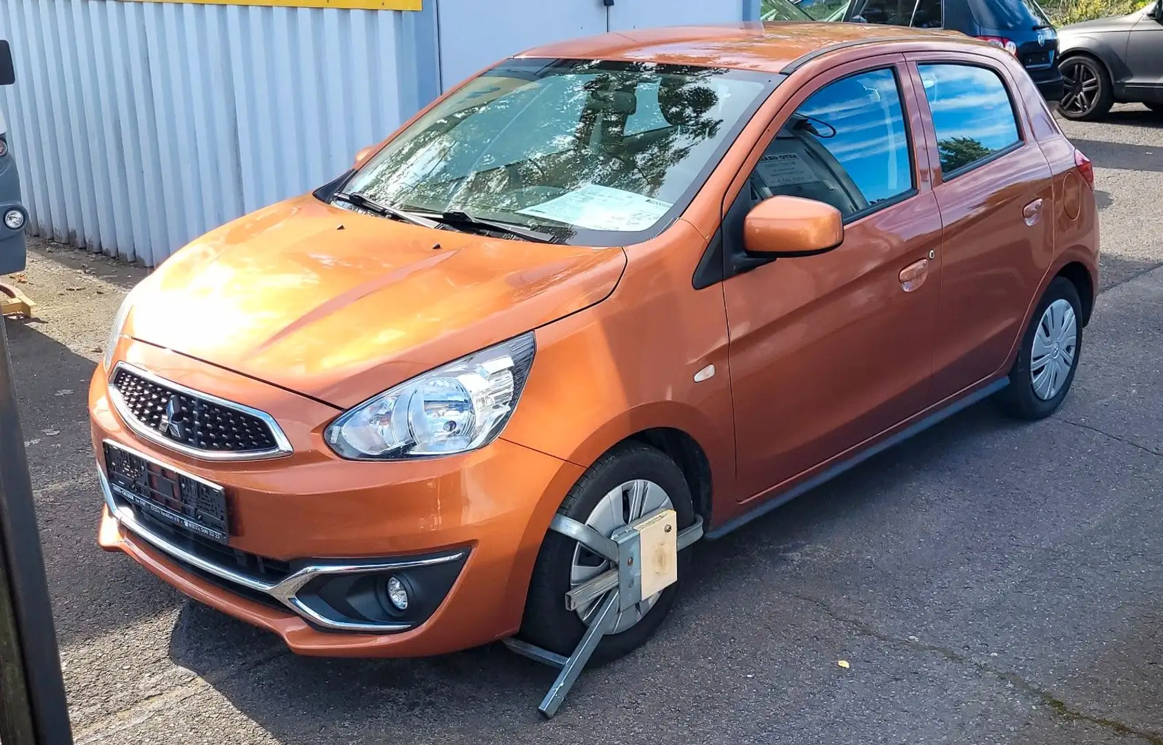 Mitsubishi Space Star Intro Edition Orange - 1